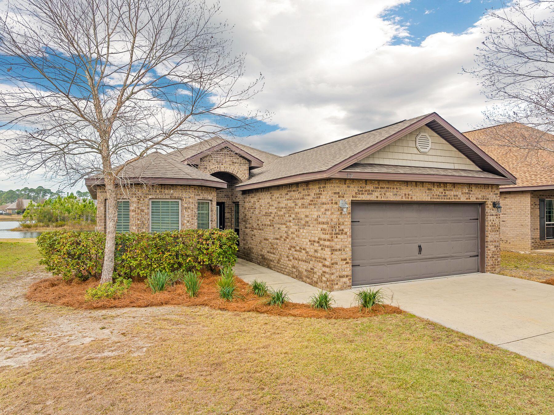 537 Pin Oak Loop