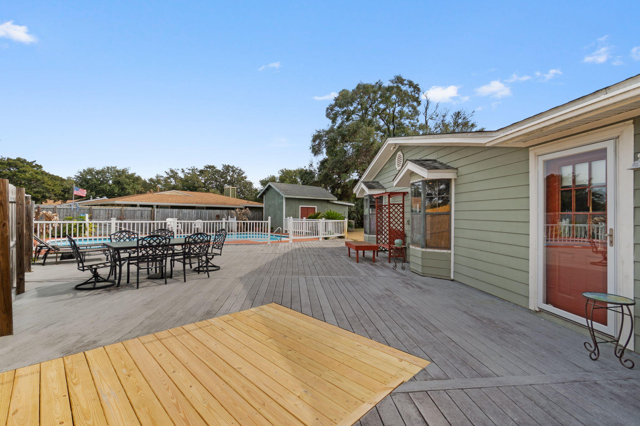 103 SW Cedar Avenue
