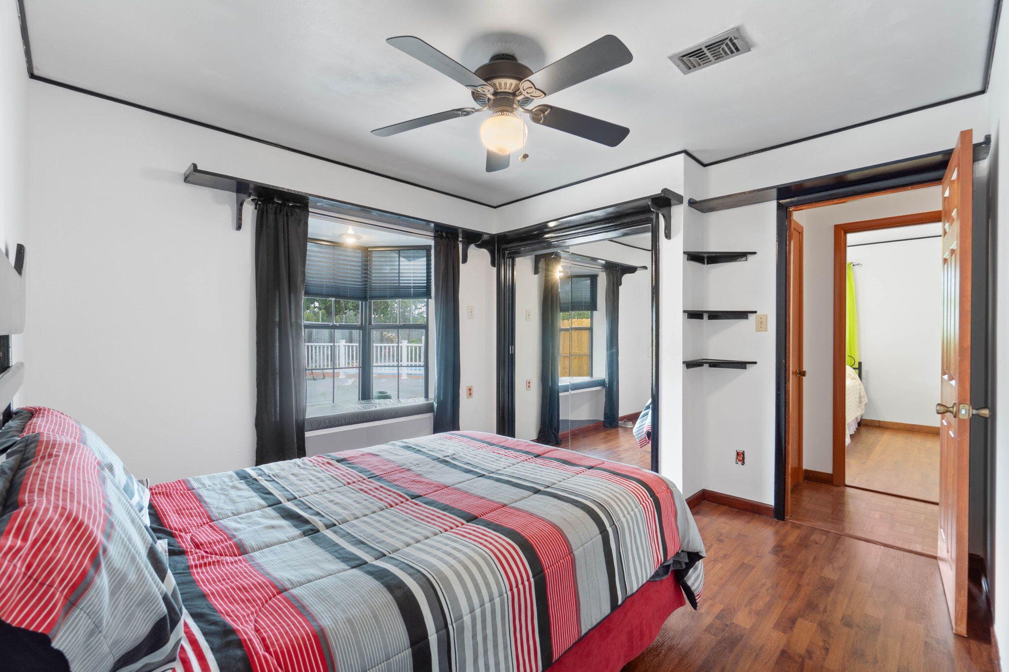 103 SW Cedar Avenue