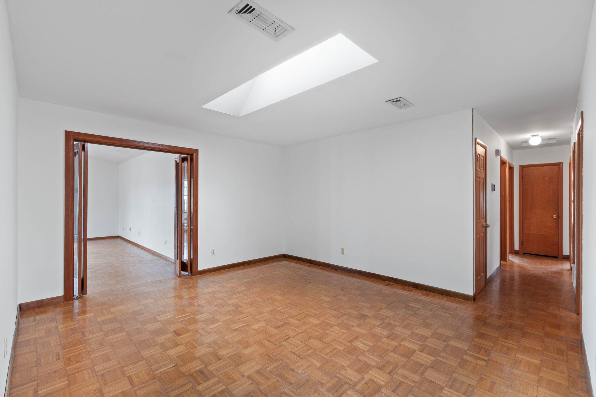 103 SW Cedar Avenue