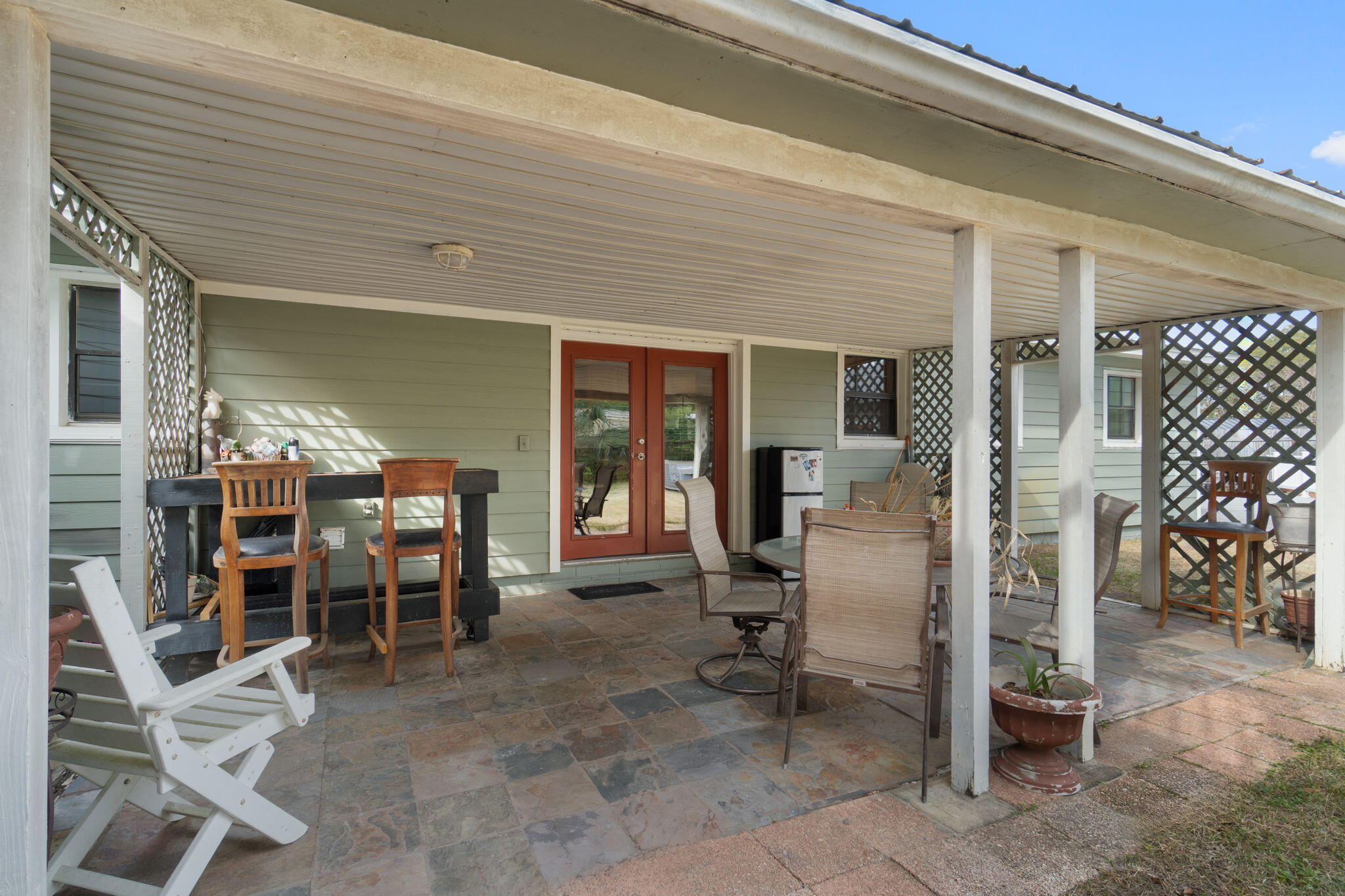 103 SW Cedar Avenue