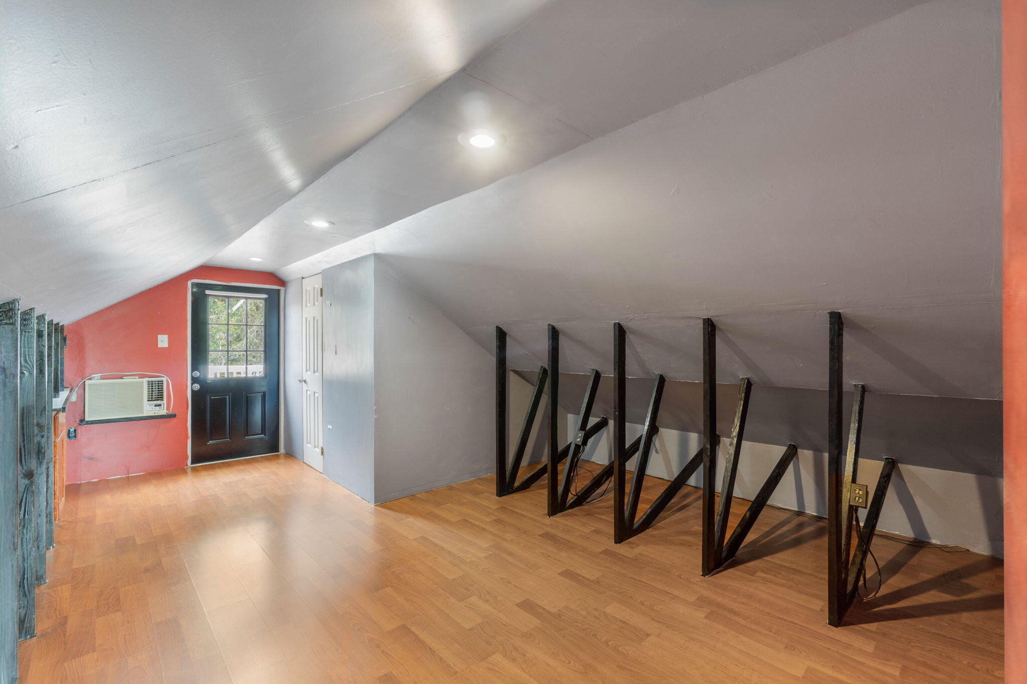 103 SW Cedar Avenue