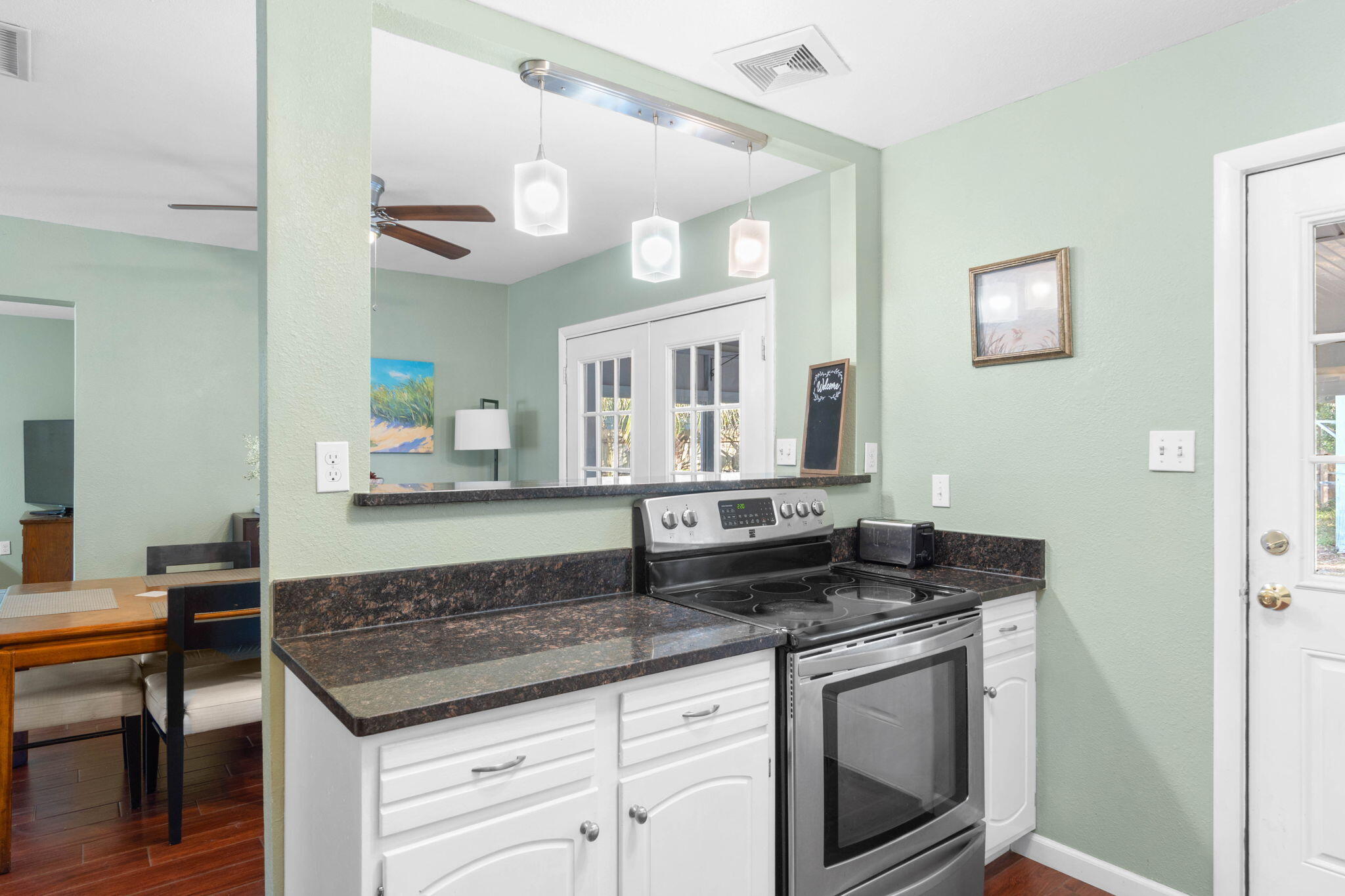 105 SW Cedar Avenue