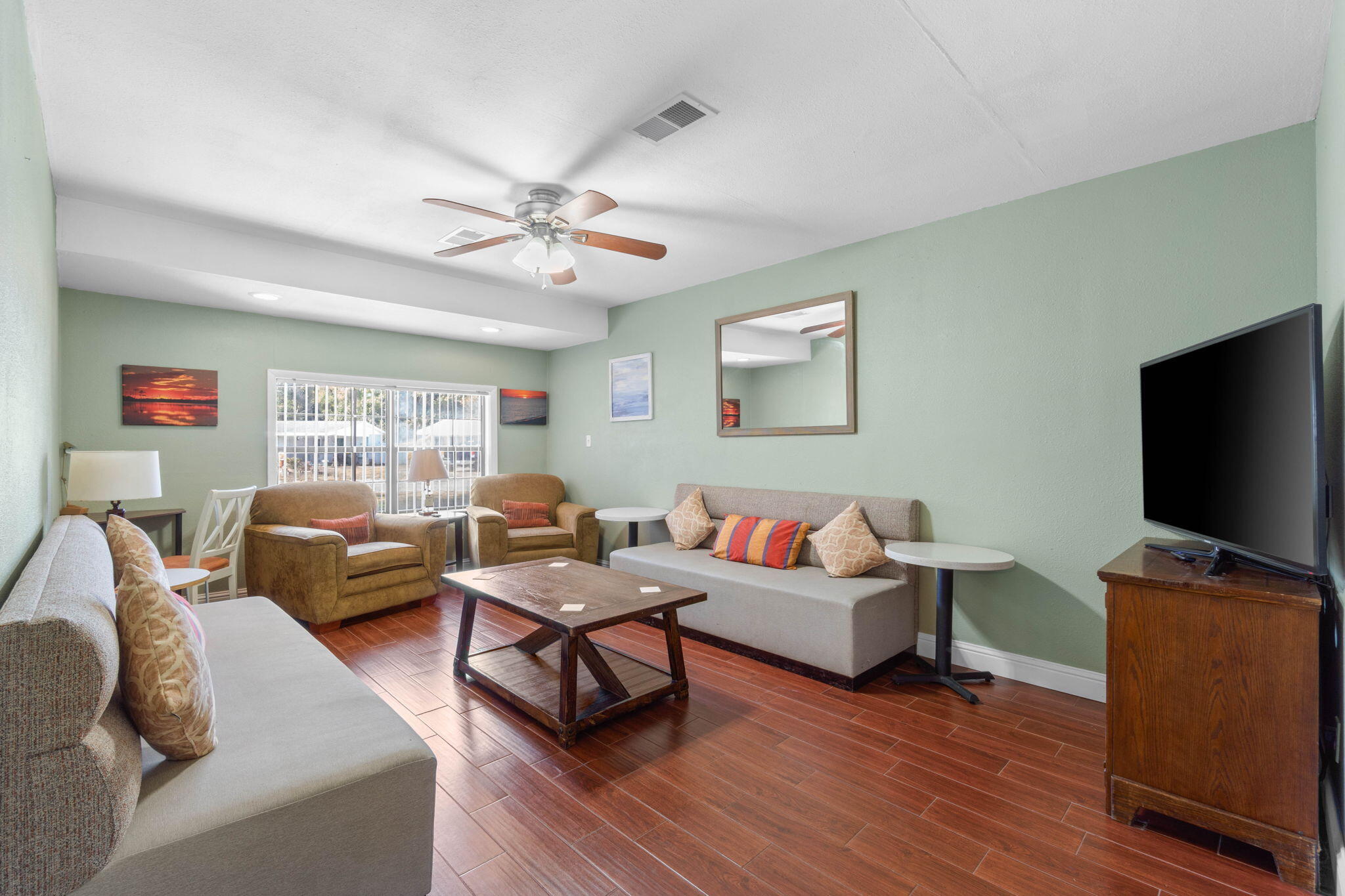 105 SW Cedar Avenue