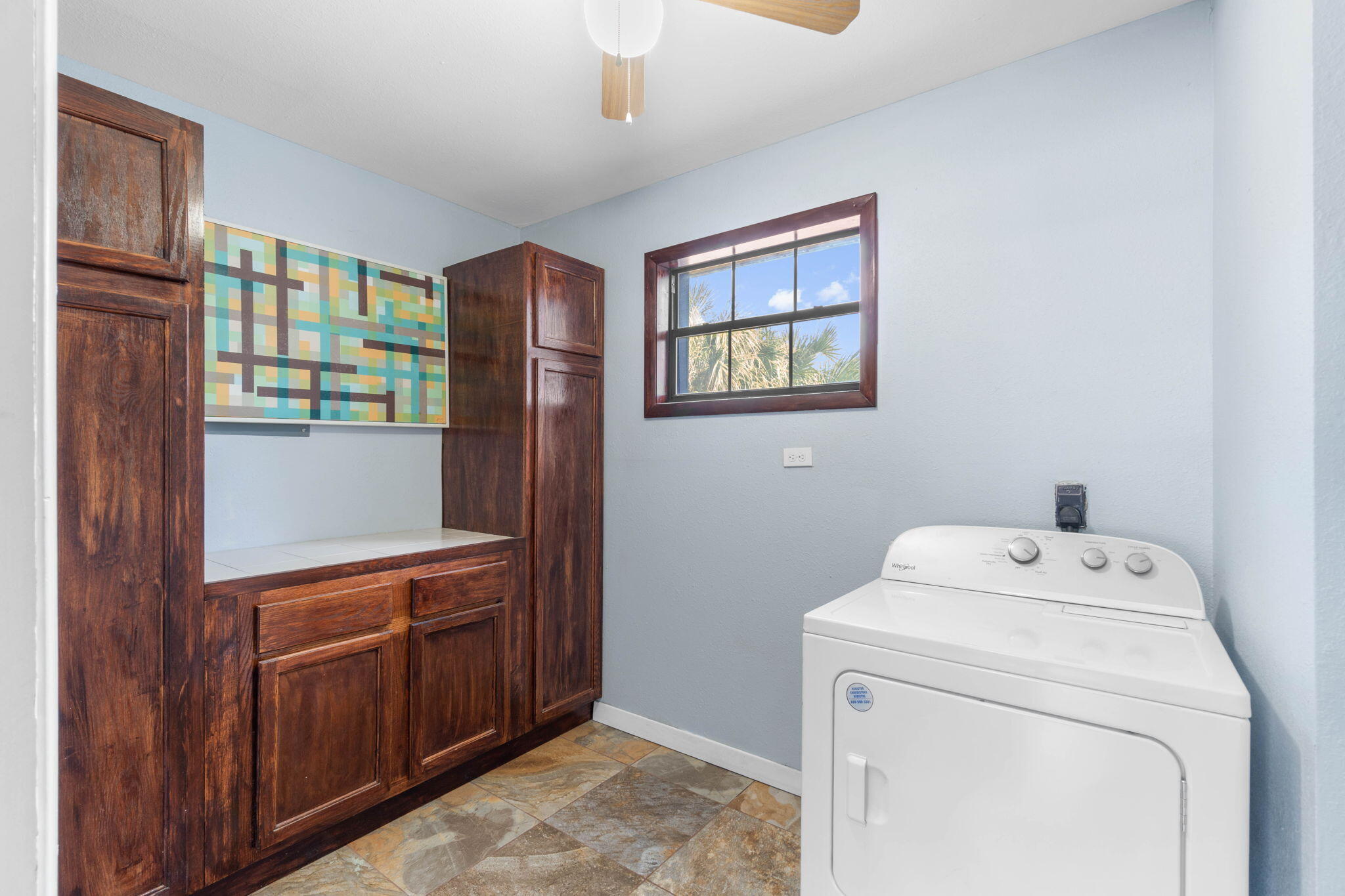 105 SW Cedar Avenue