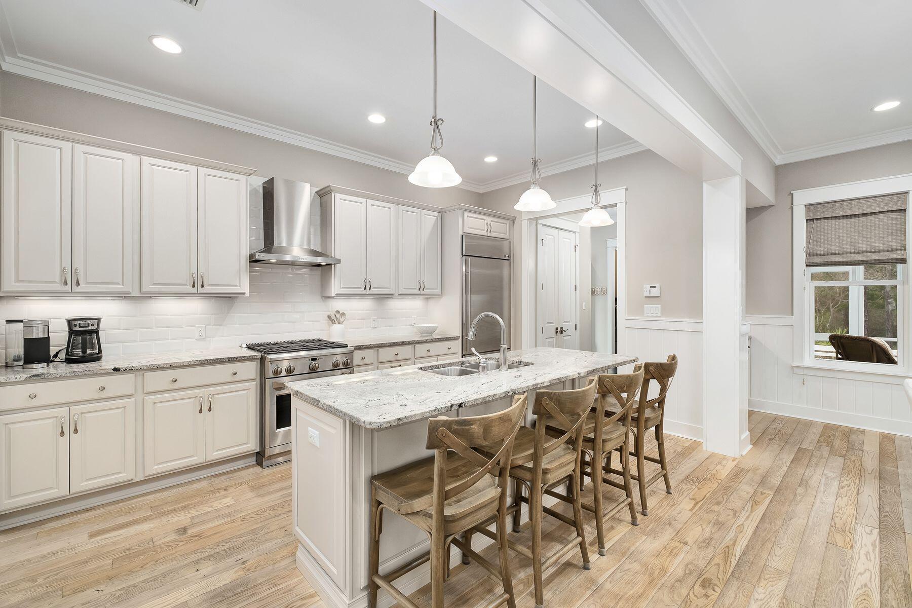615 E Royal Fern Way