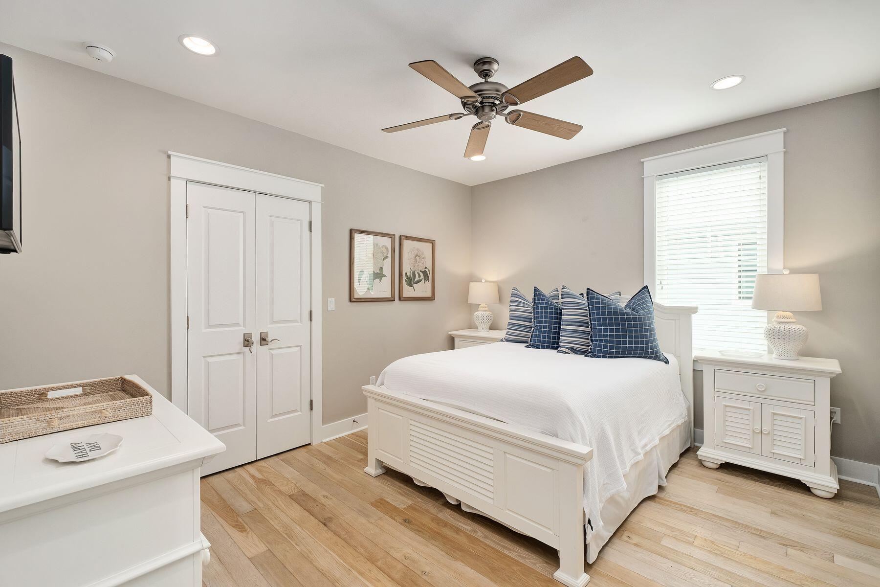 615 E Royal Fern Way