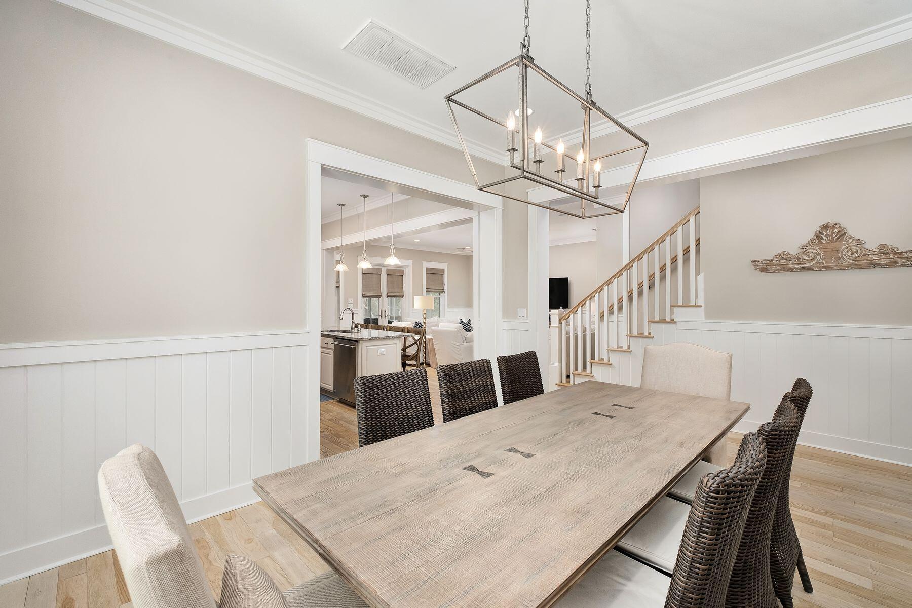 615 E Royal Fern Way