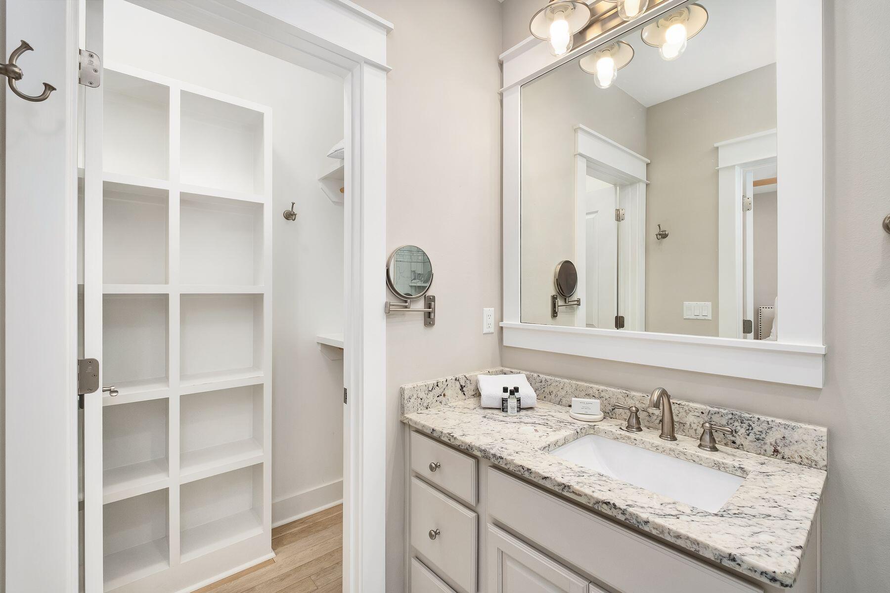 615 E Royal Fern Way