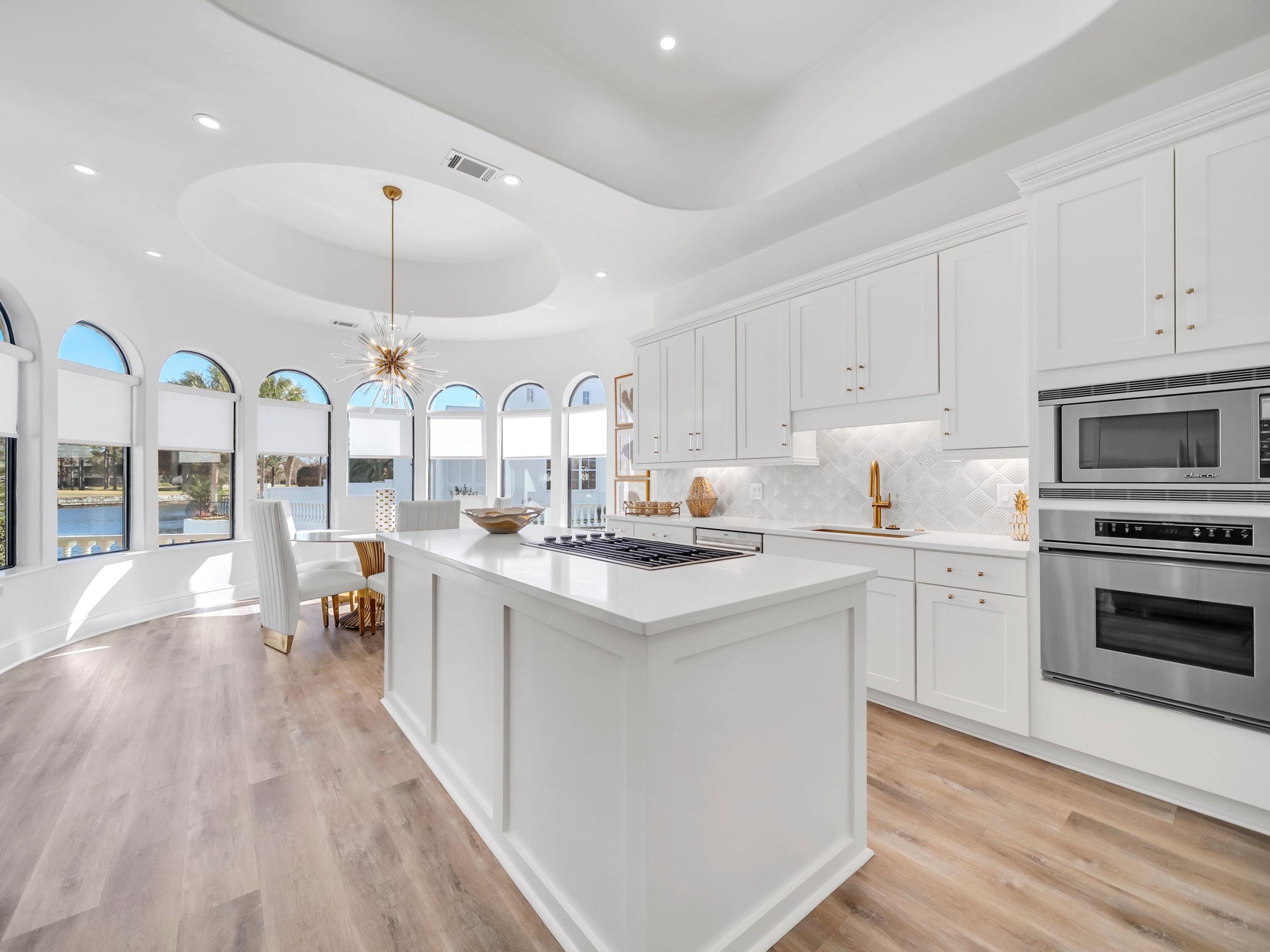 8060 Fountains Lane