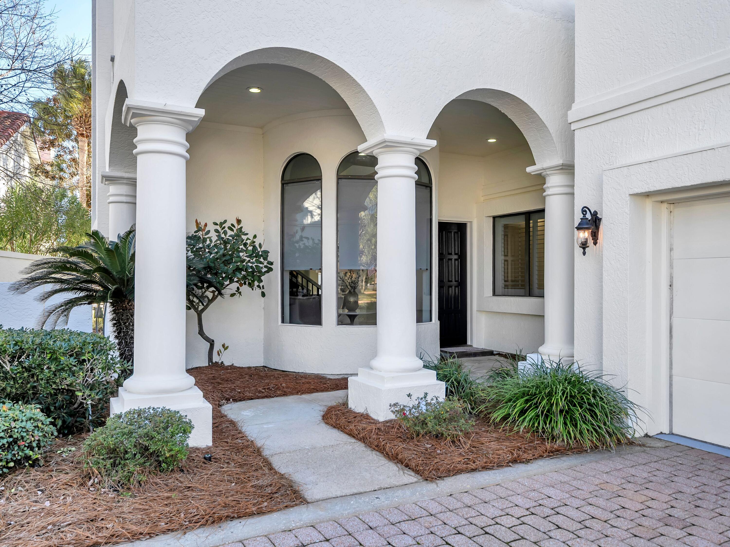 8060 Fountains Lane