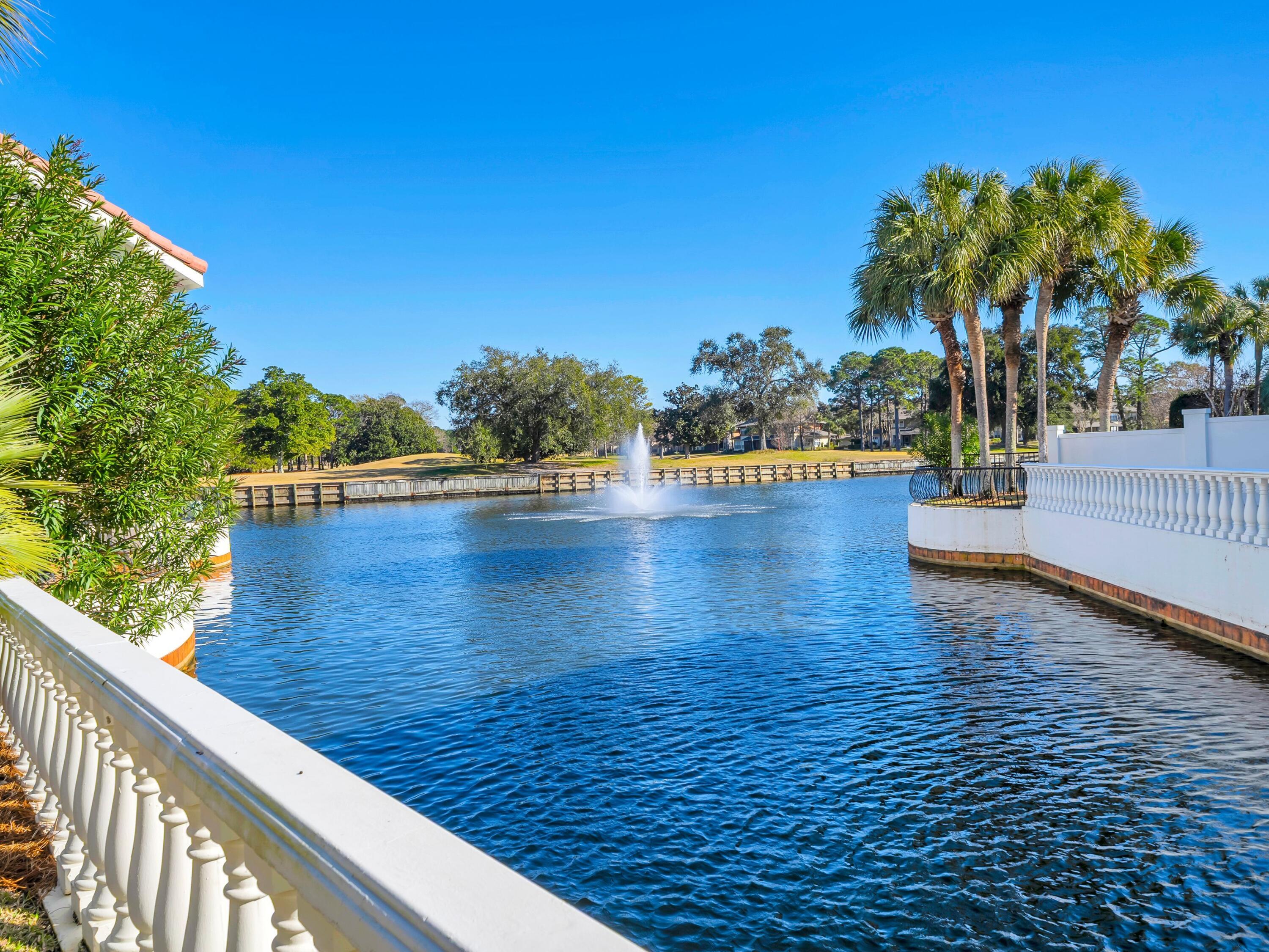 8060 Fountains Lane