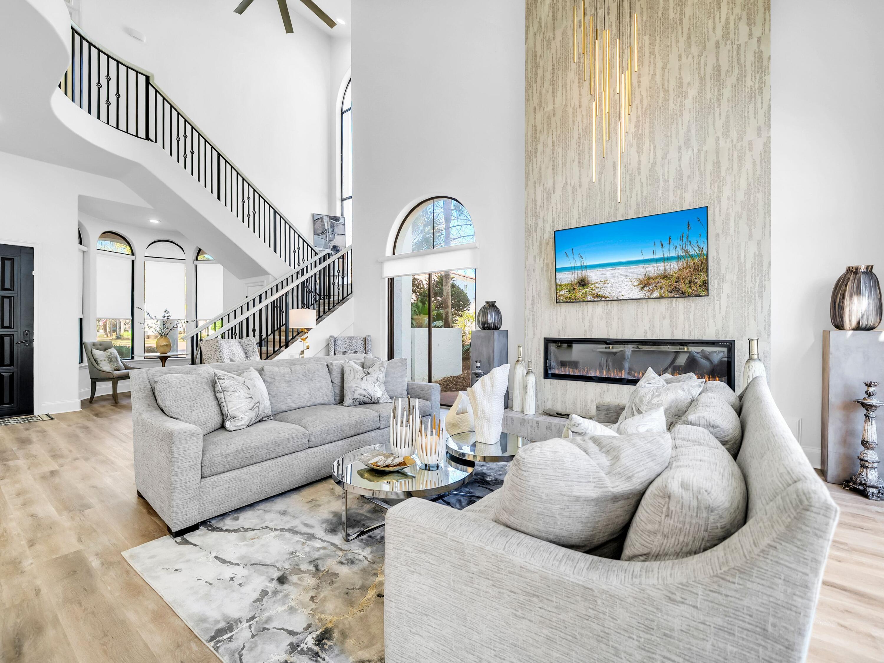 8060 Fountains Lane