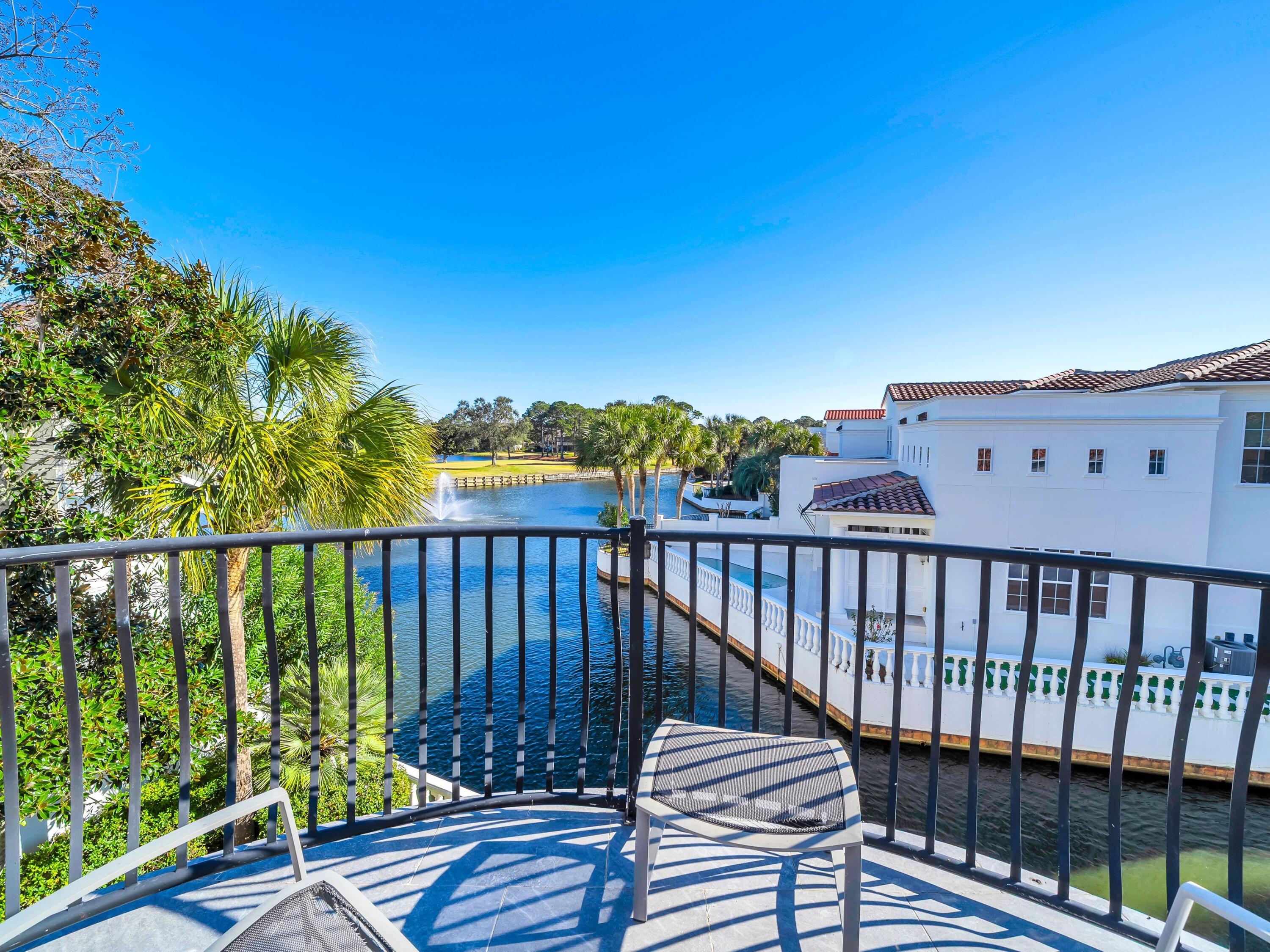 8060 Fountains Lane