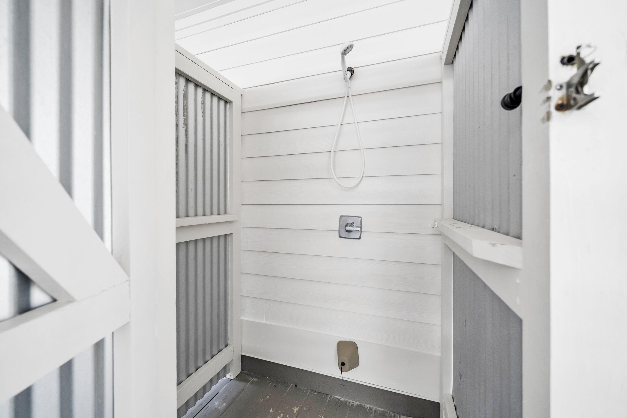 6 Hotz Avenue