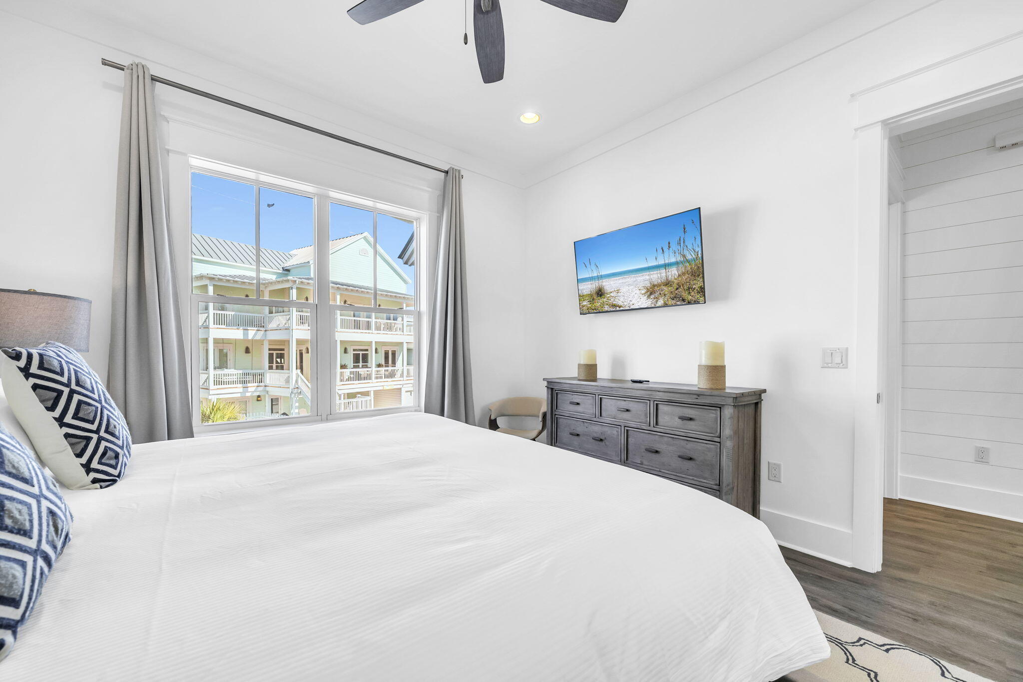 6 Hotz Avenue
