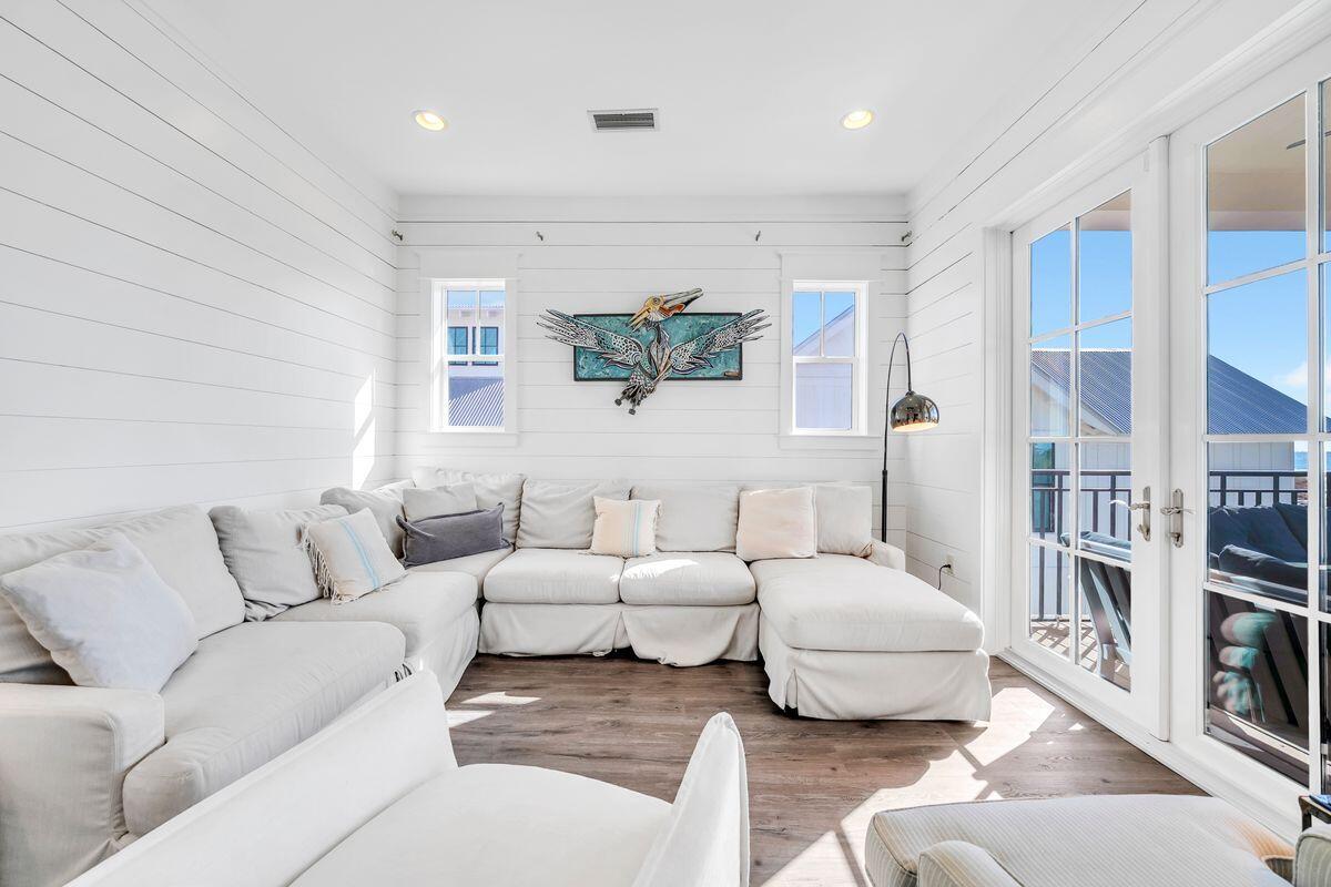 6 Hotz Avenue
