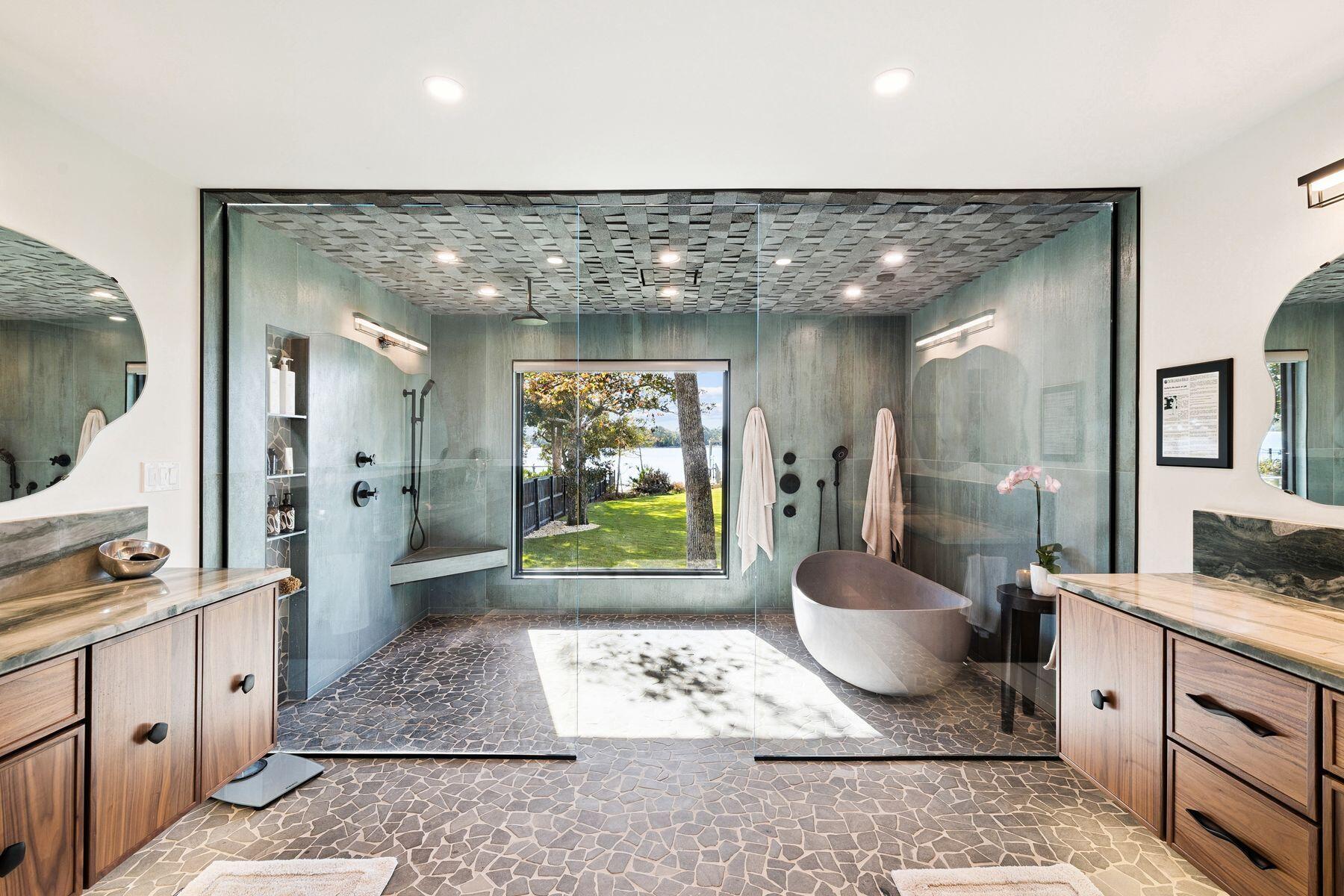 1435 Bayshore Drive