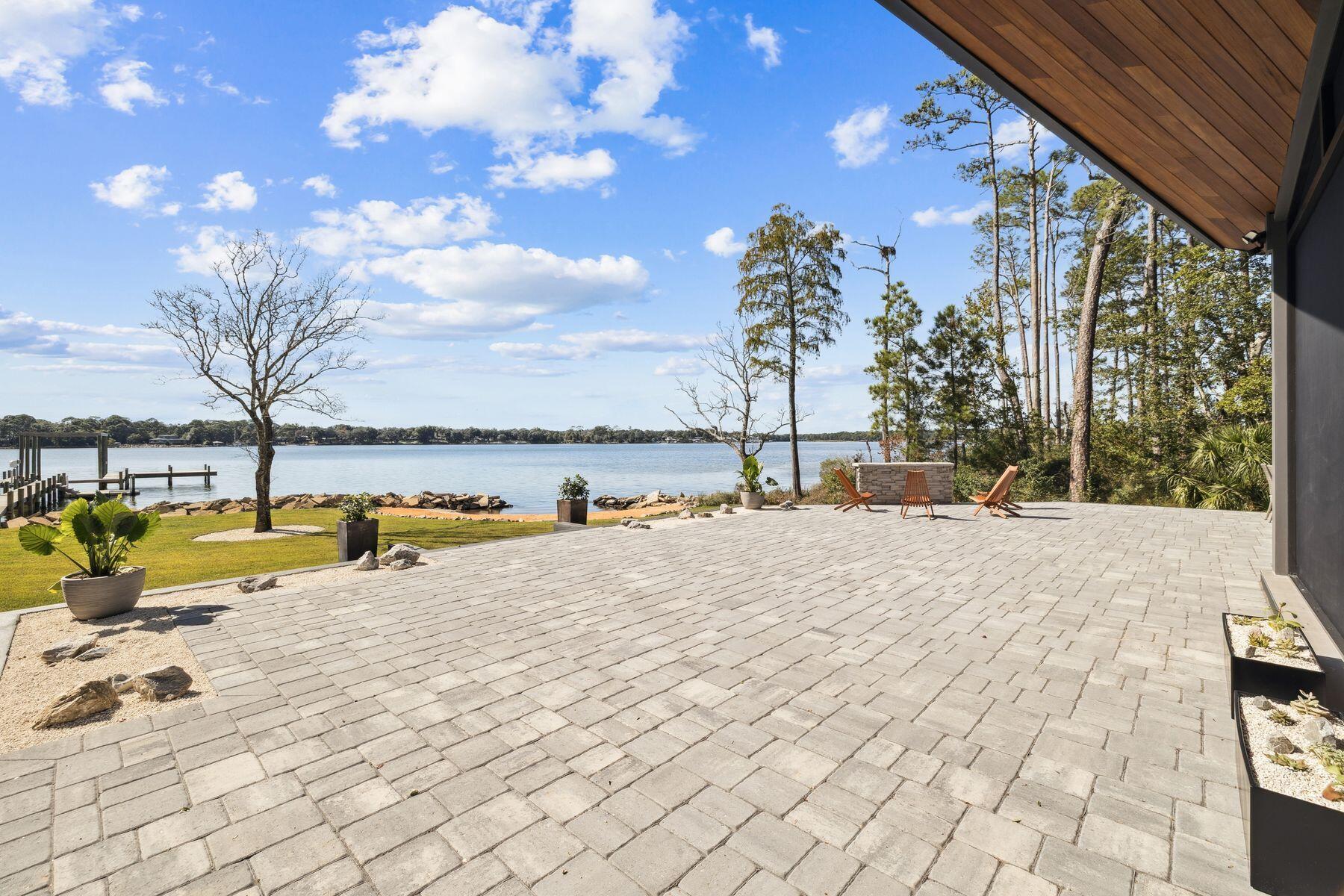 1435 Bayshore Drive