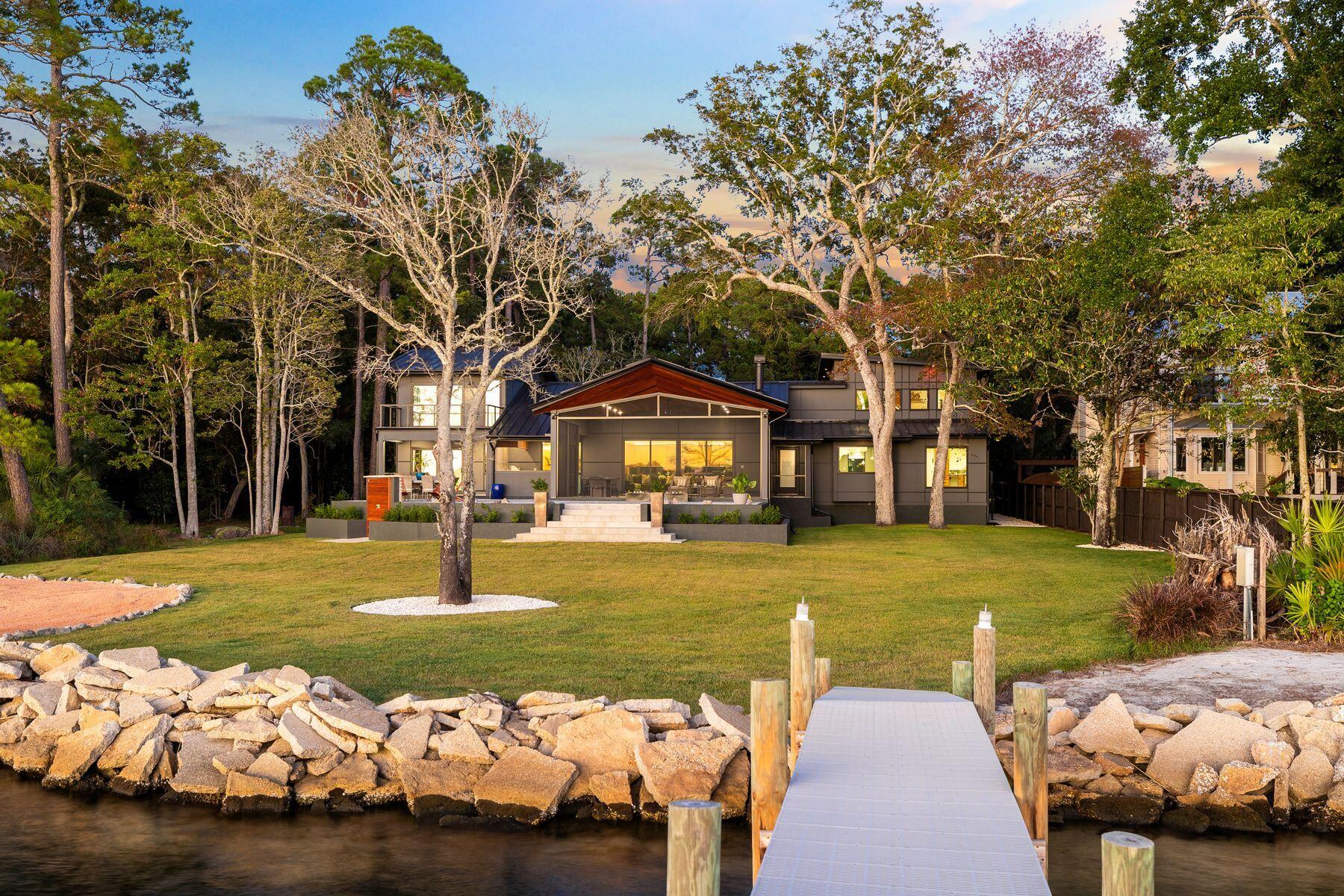 1435 Bayshore Drive