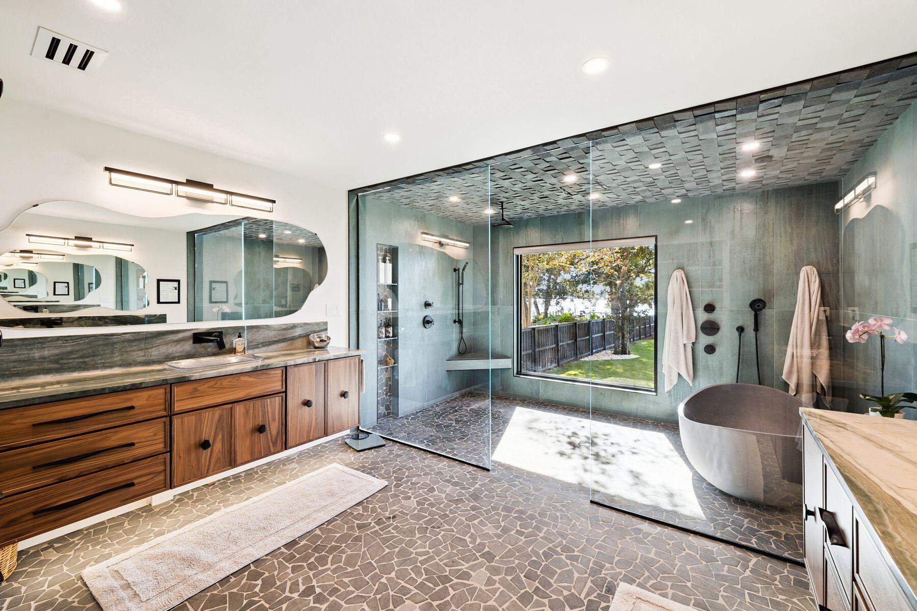 1435 Bayshore Drive