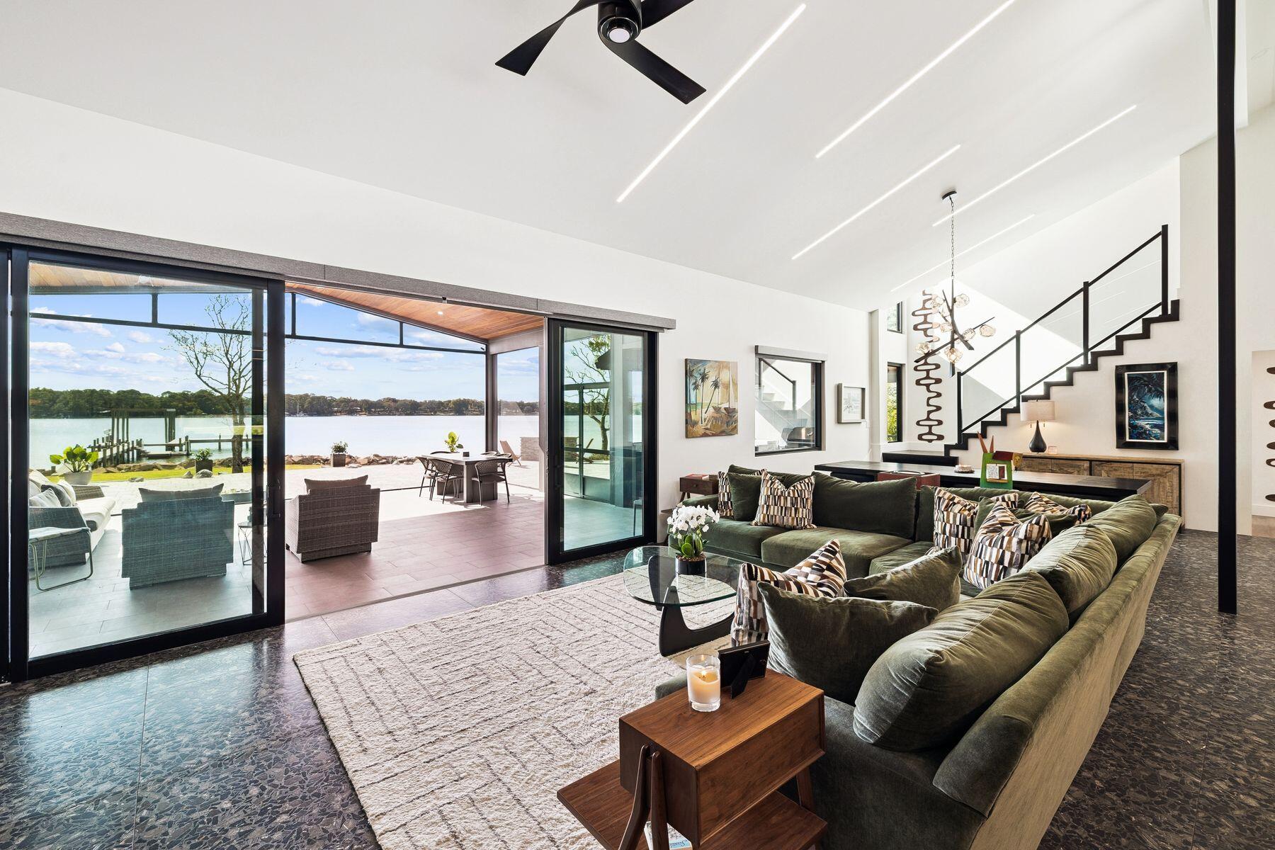 1435 Bayshore Drive