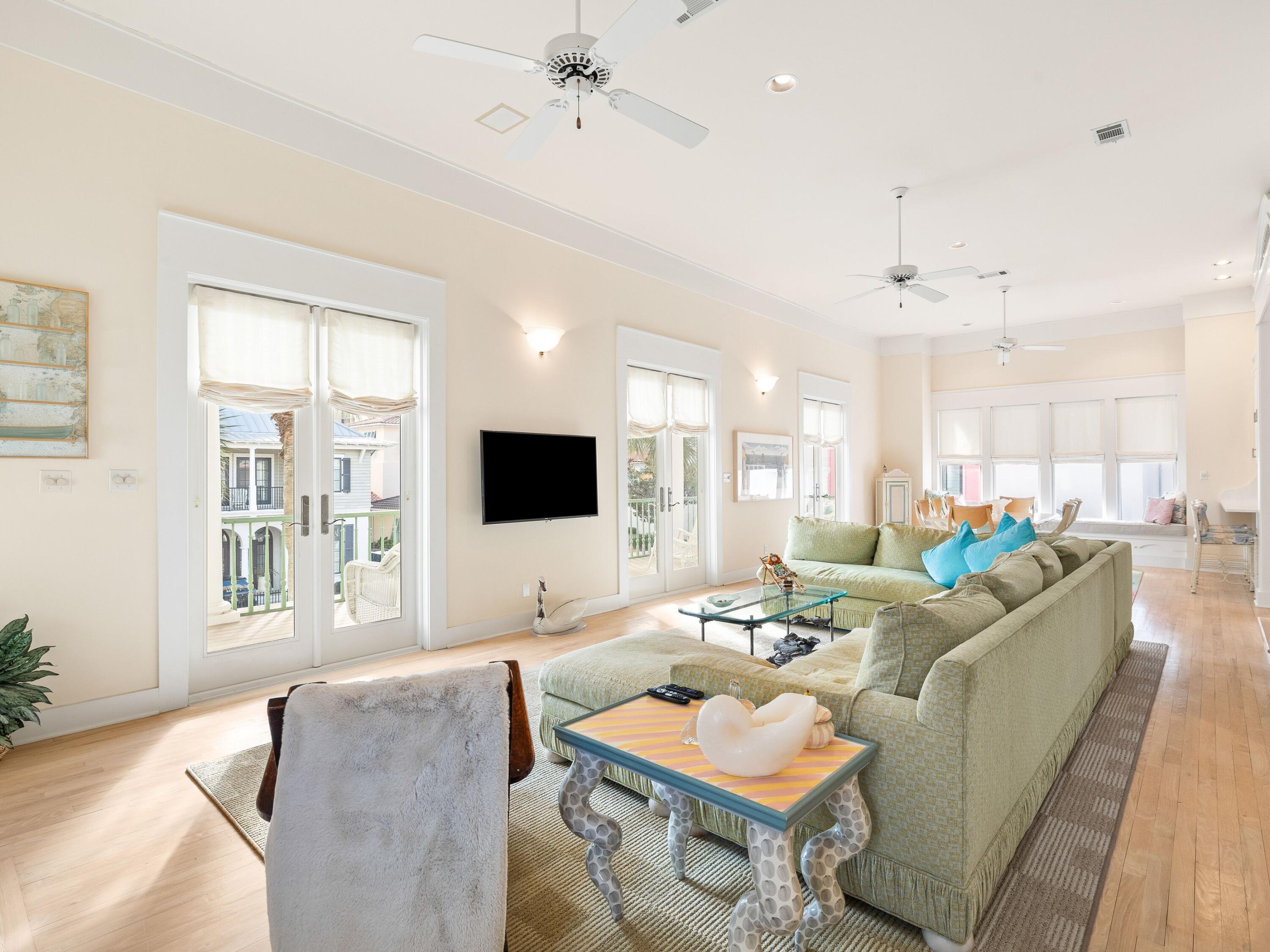 338 Rue Caribe