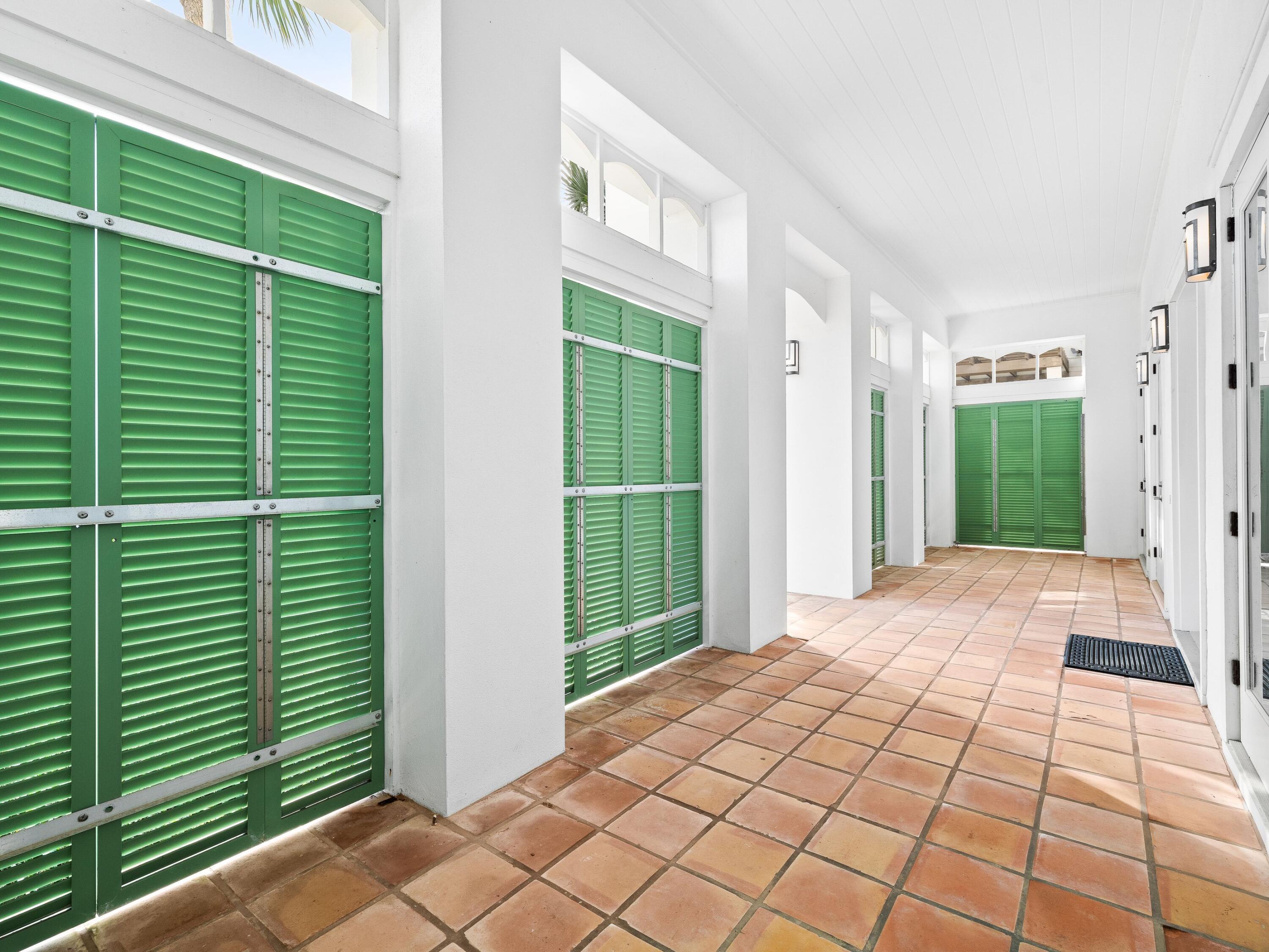 338 Rue Caribe