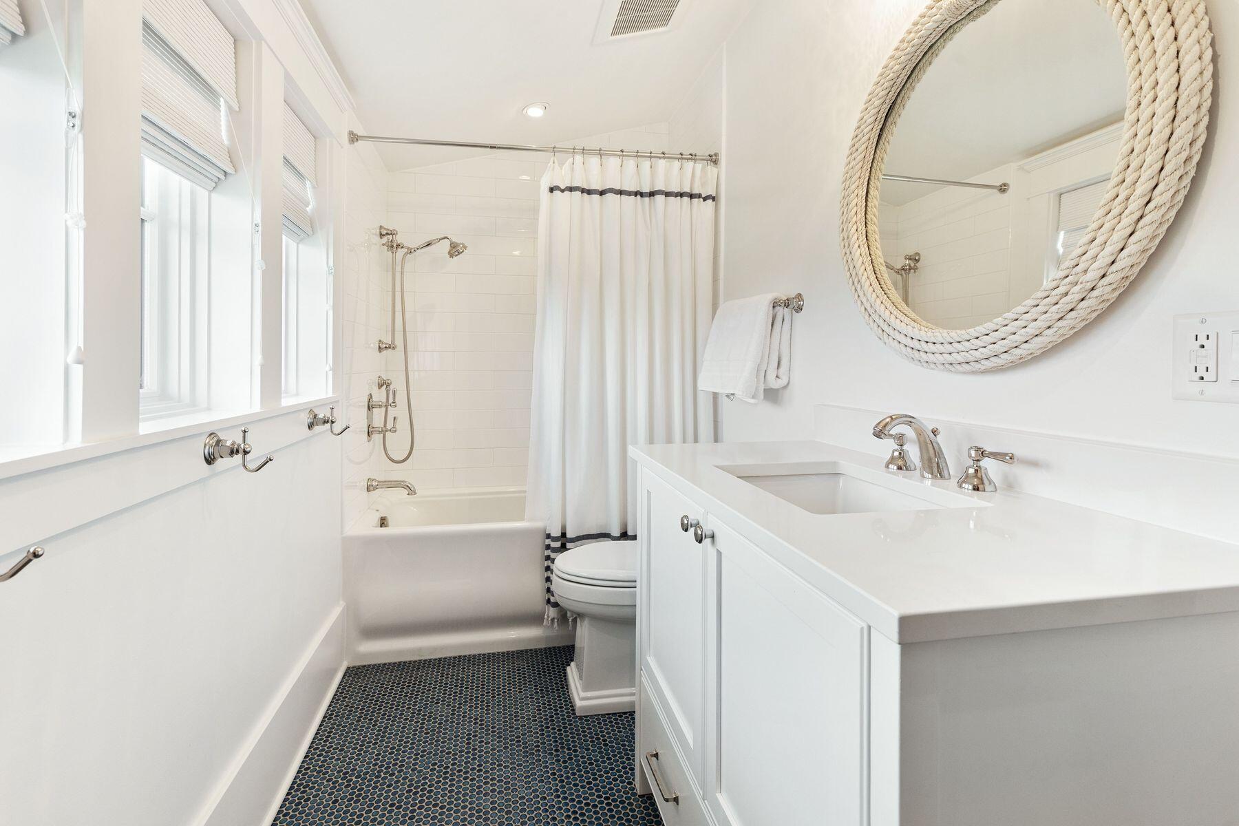 50 E Yacht Pond Lane