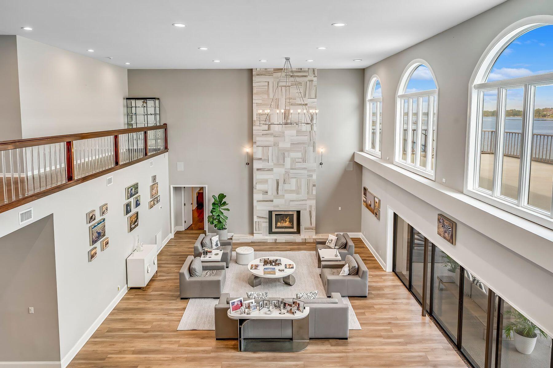 820 Gulf View Drive