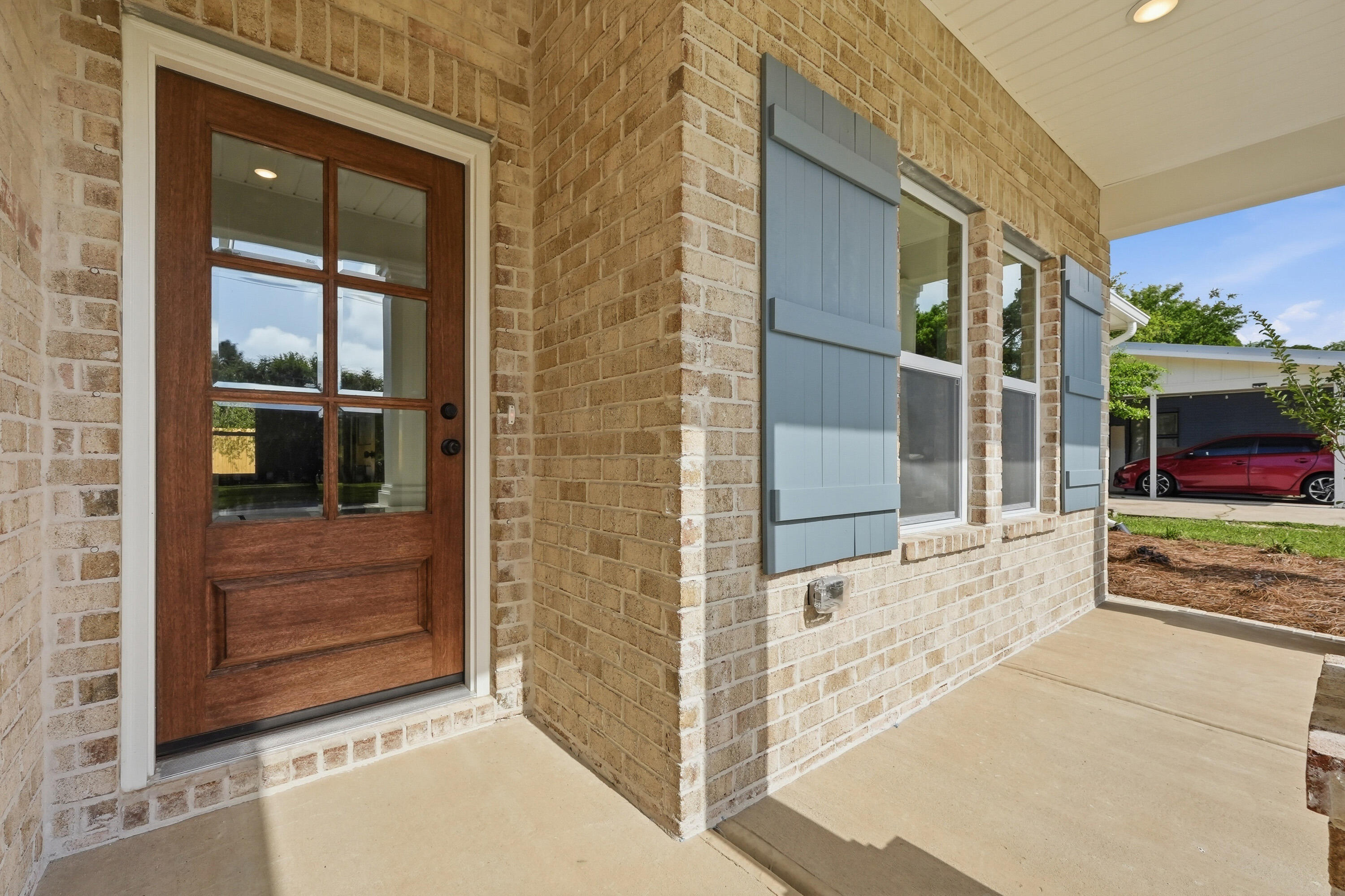368 SW Coral Drive
