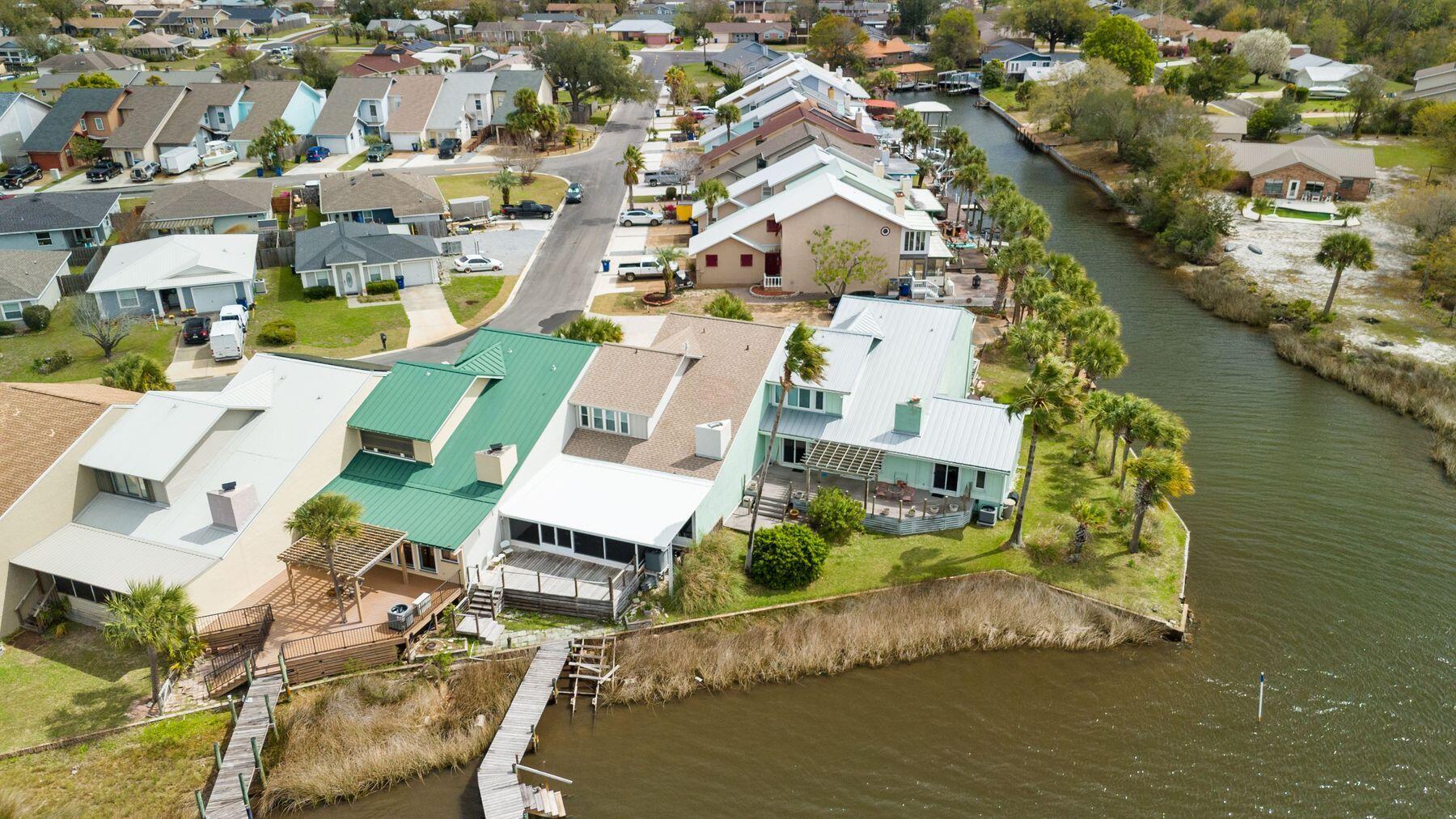 1233 Capri Drive