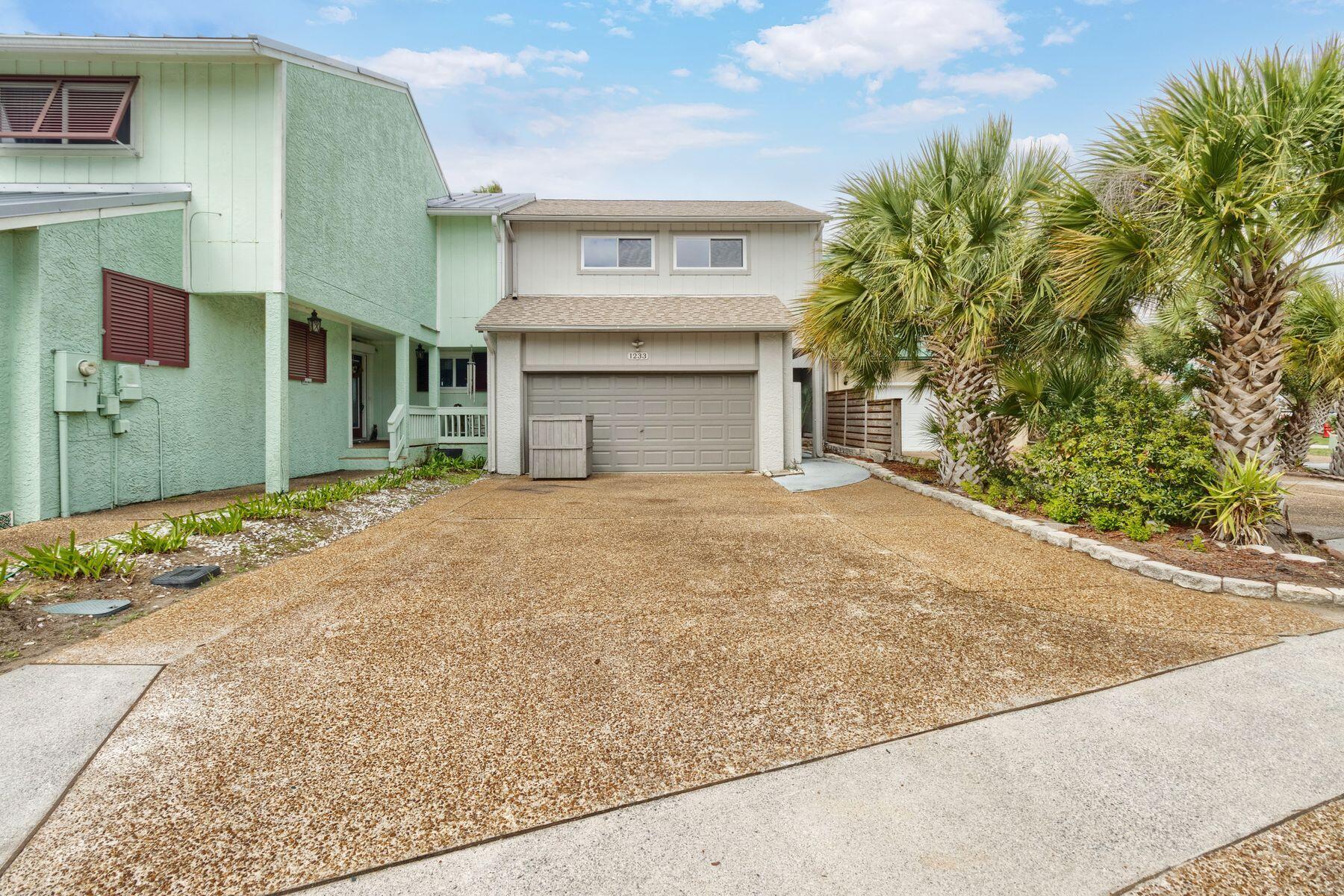 1233 Capri Drive