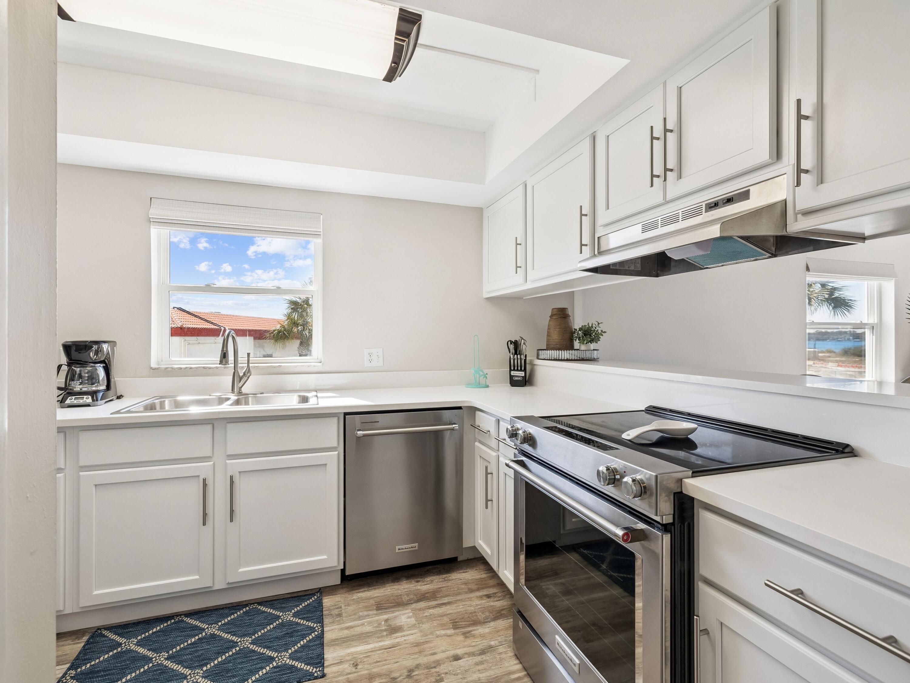 909 Santa Rosa Boulevard 530