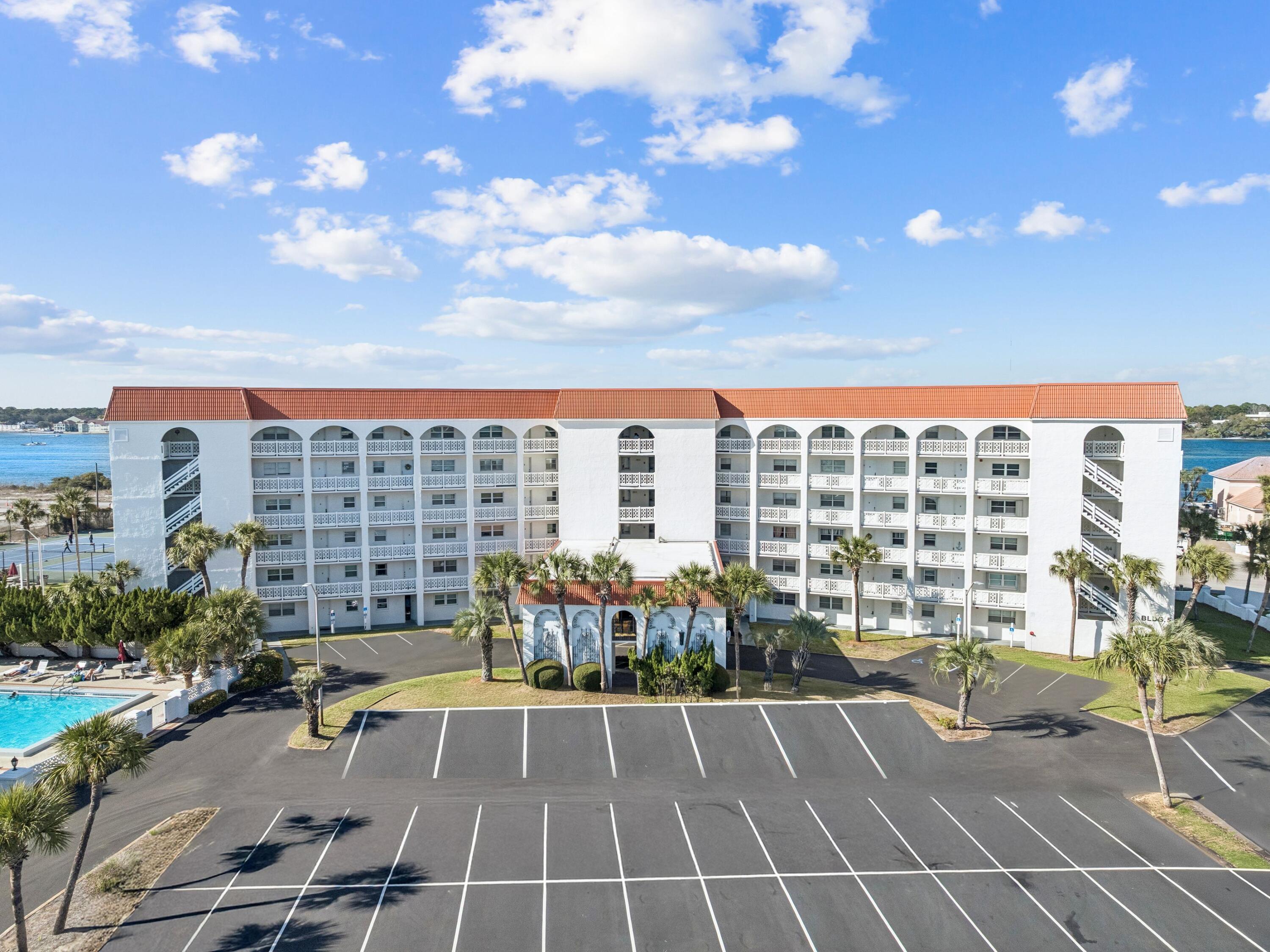 909 Santa Rosa Boulevard 530