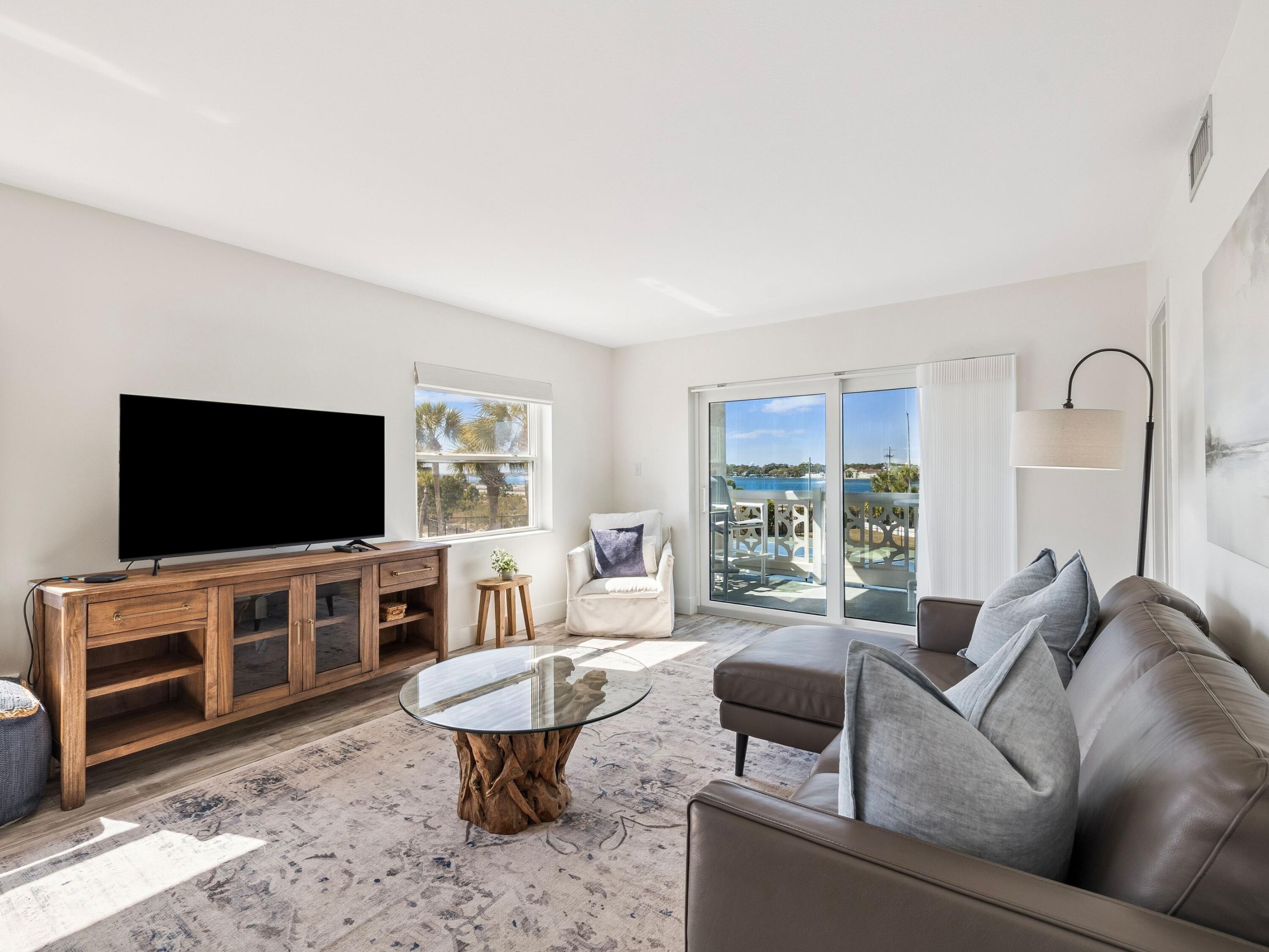 909 Santa Rosa Boulevard 530