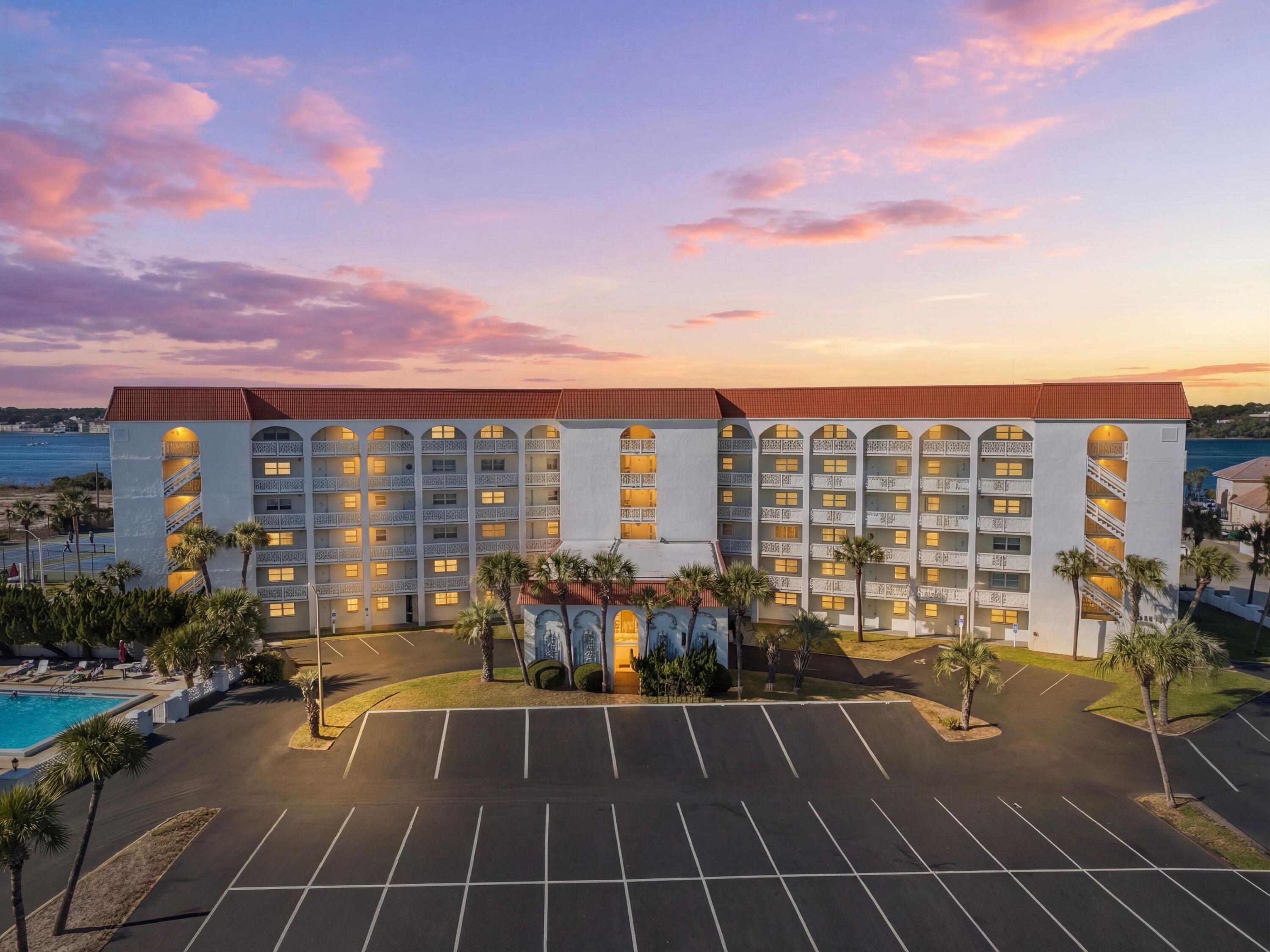 909 Santa Rosa Boulevard 530
