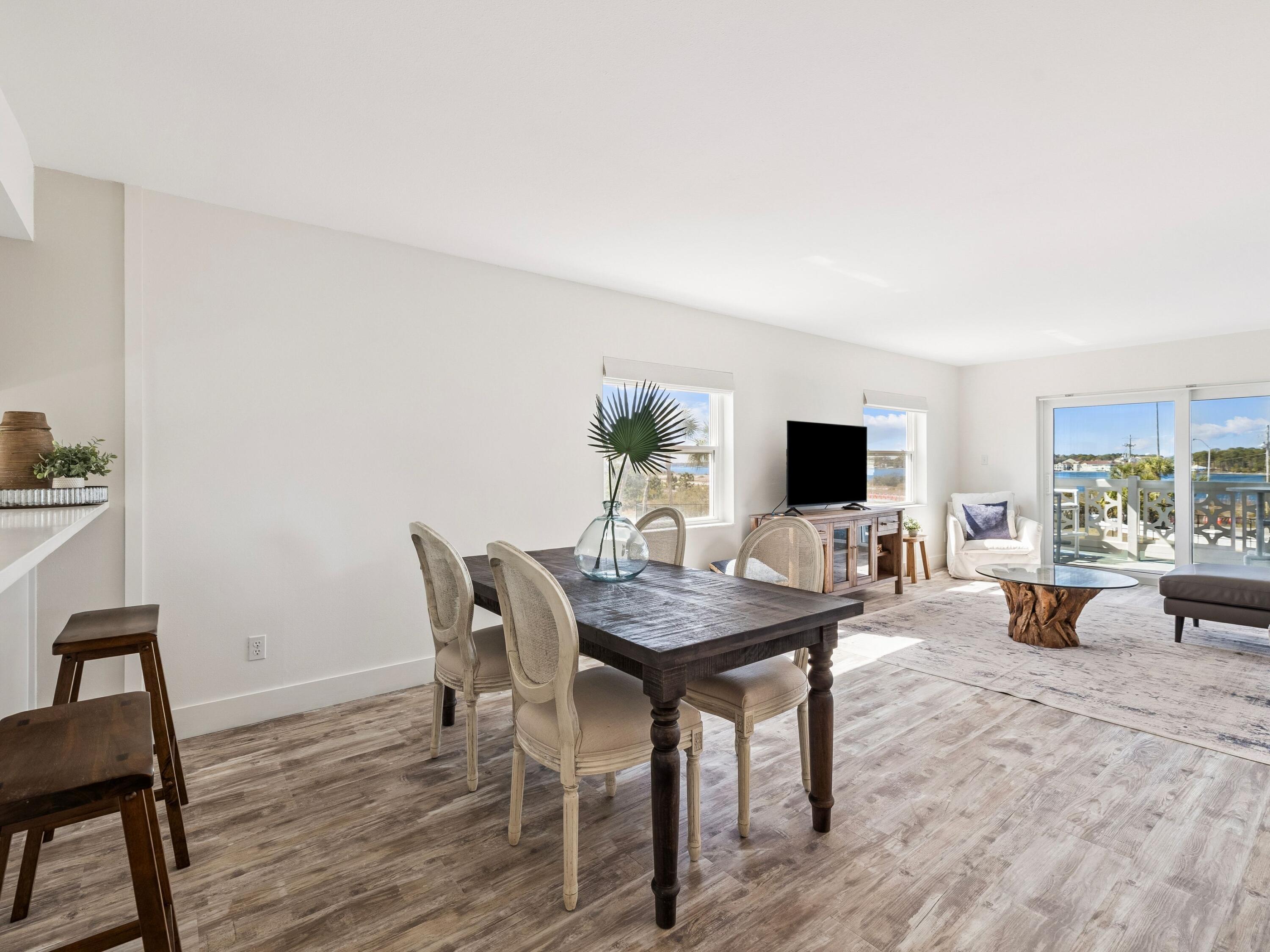 909 Santa Rosa Boulevard 530