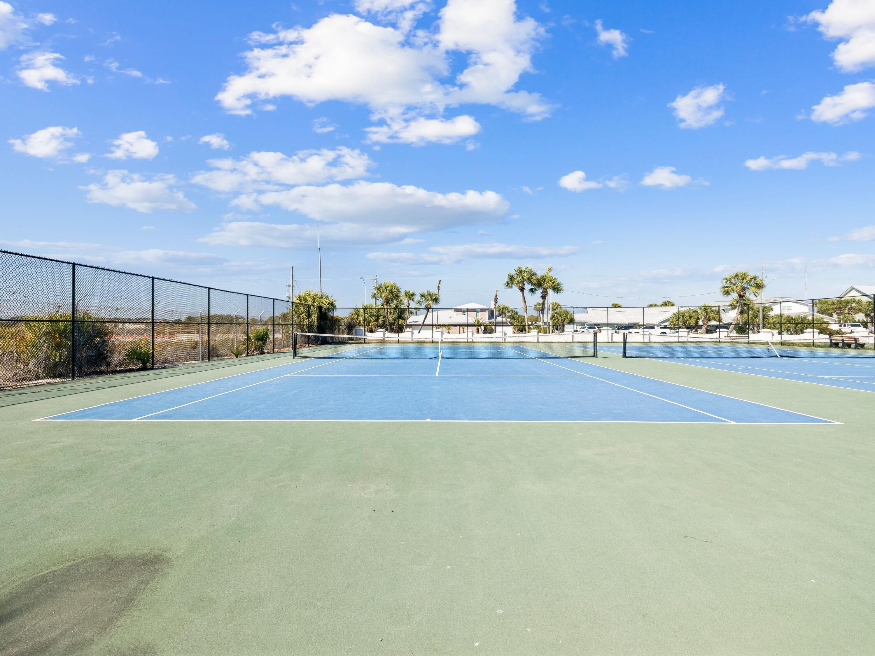 909 Santa Rosa Boulevard 530