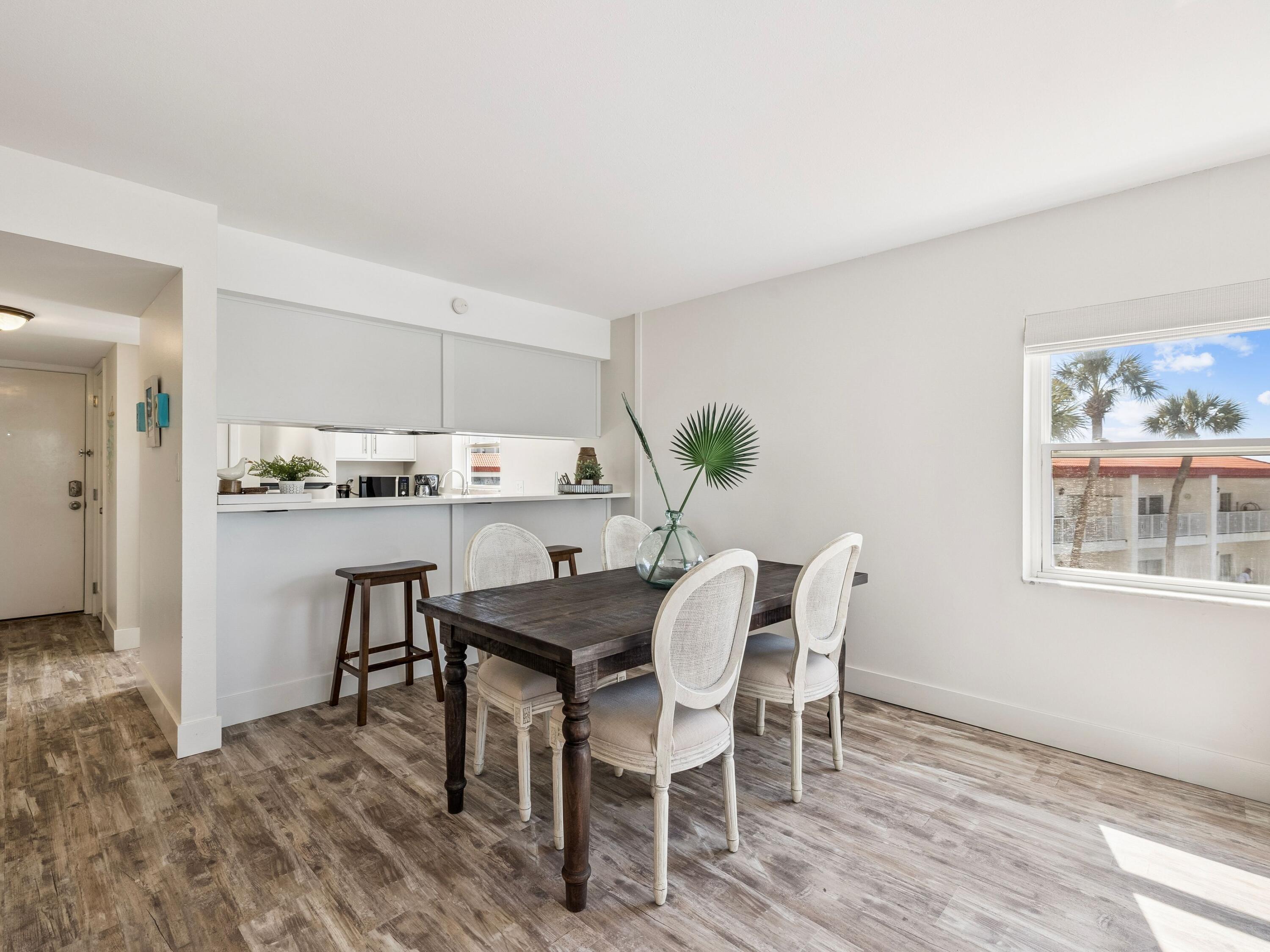 909 Santa Rosa Boulevard 530