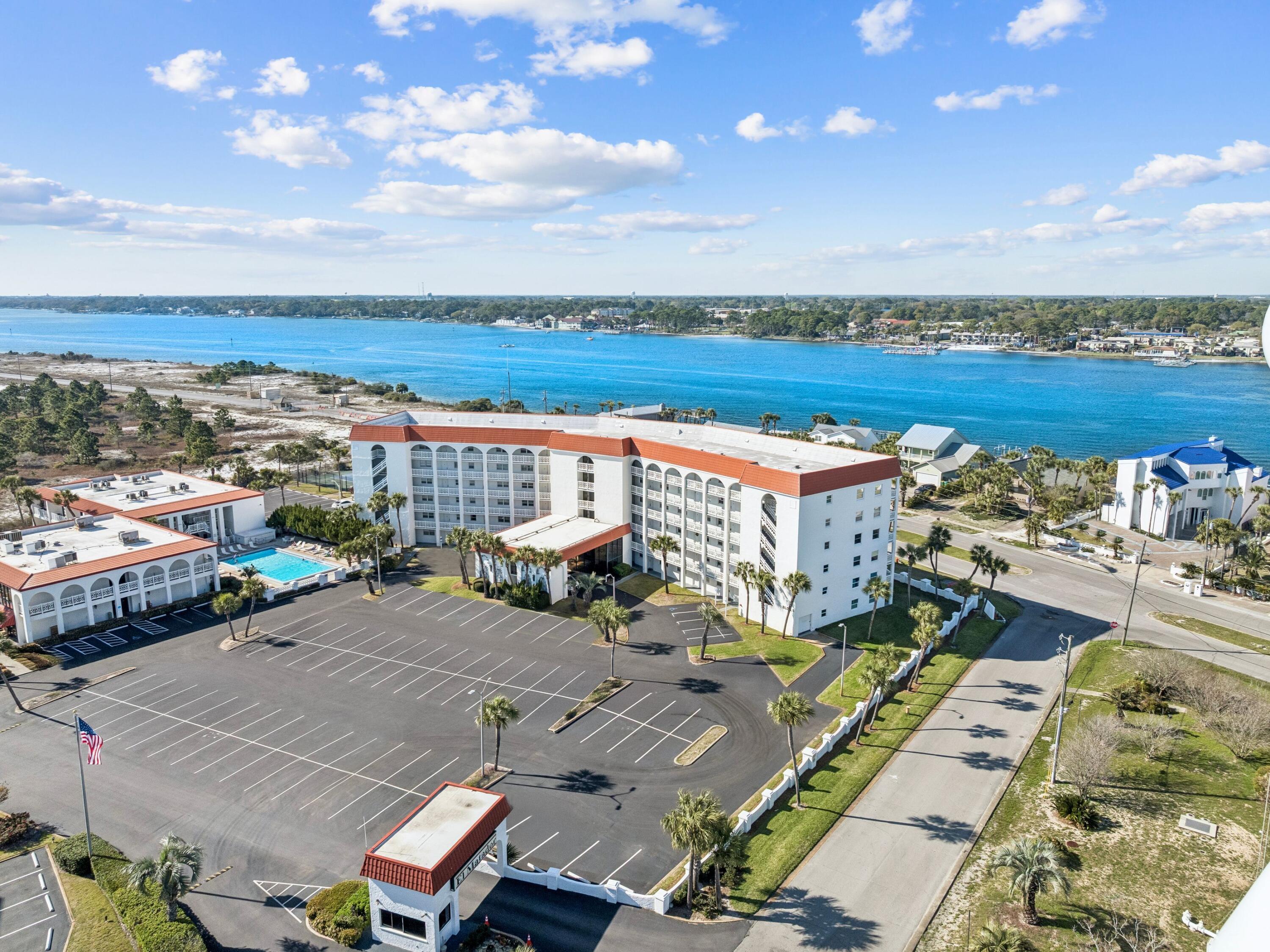 909 Santa Rosa Boulevard 530