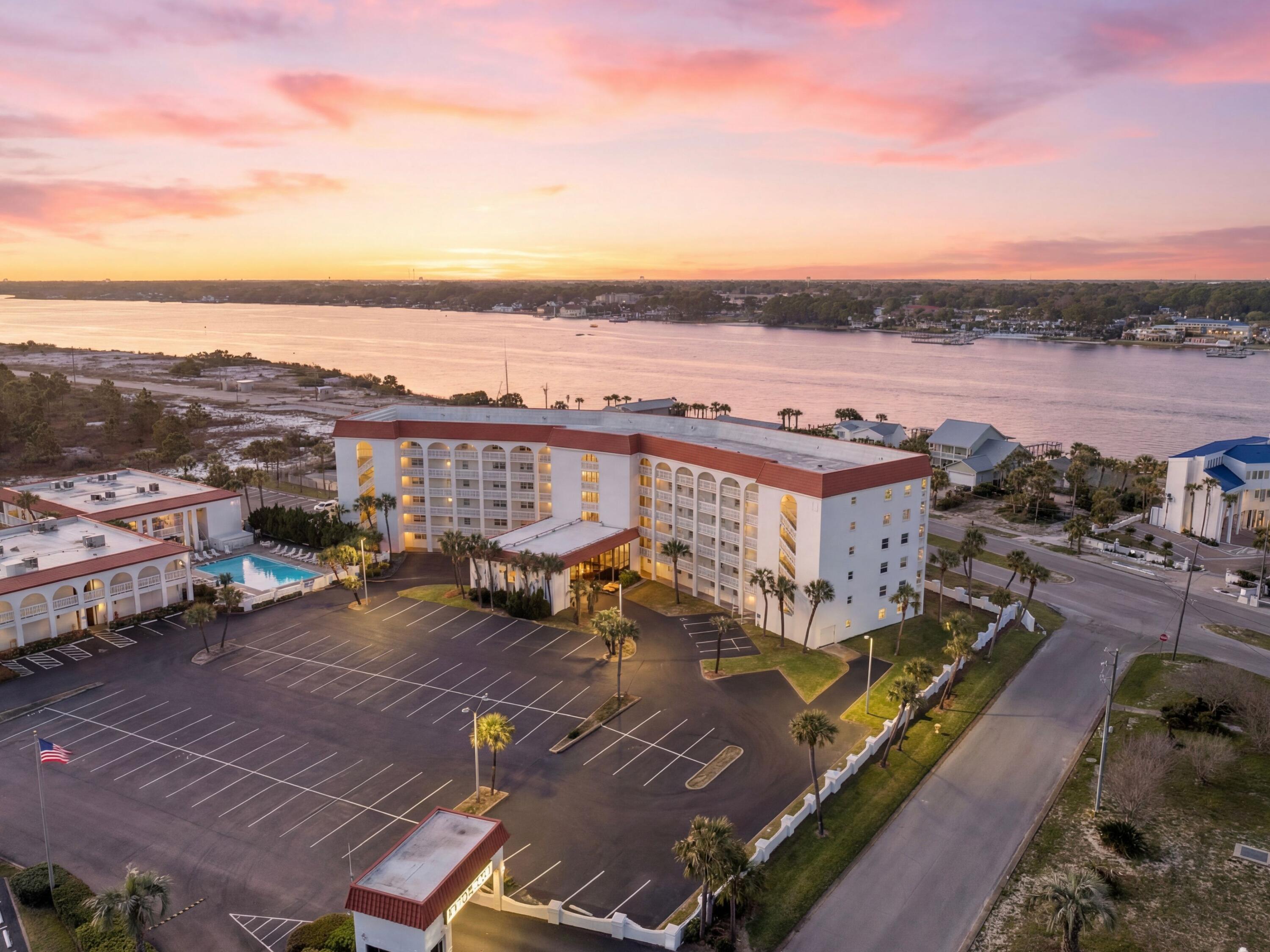 909 Santa Rosa Boulevard 530