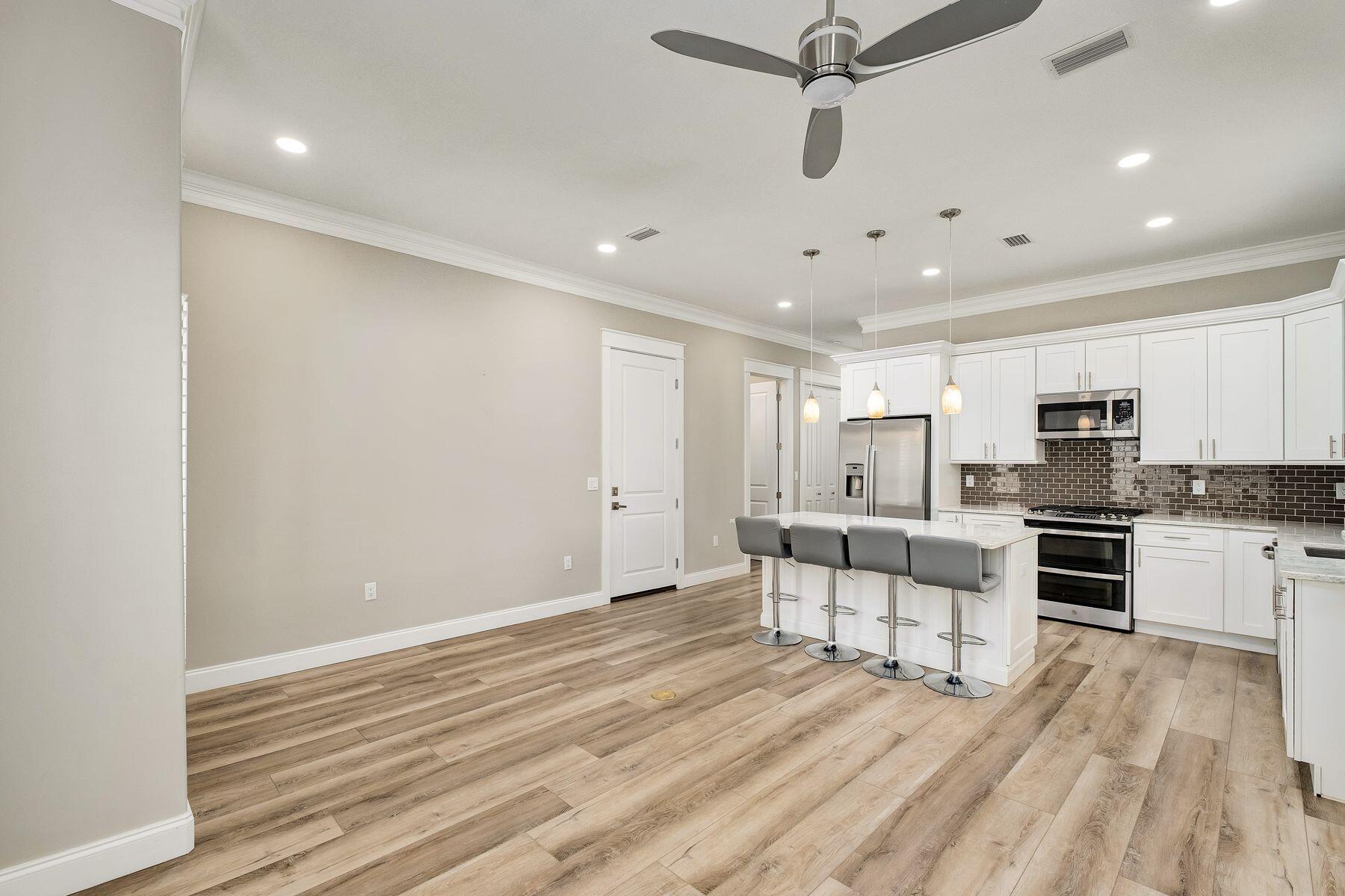 4707 Amhurst Circle