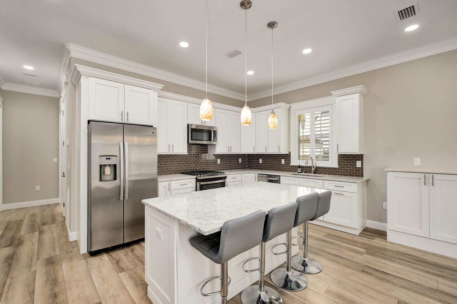 4707 Amhurst Circle