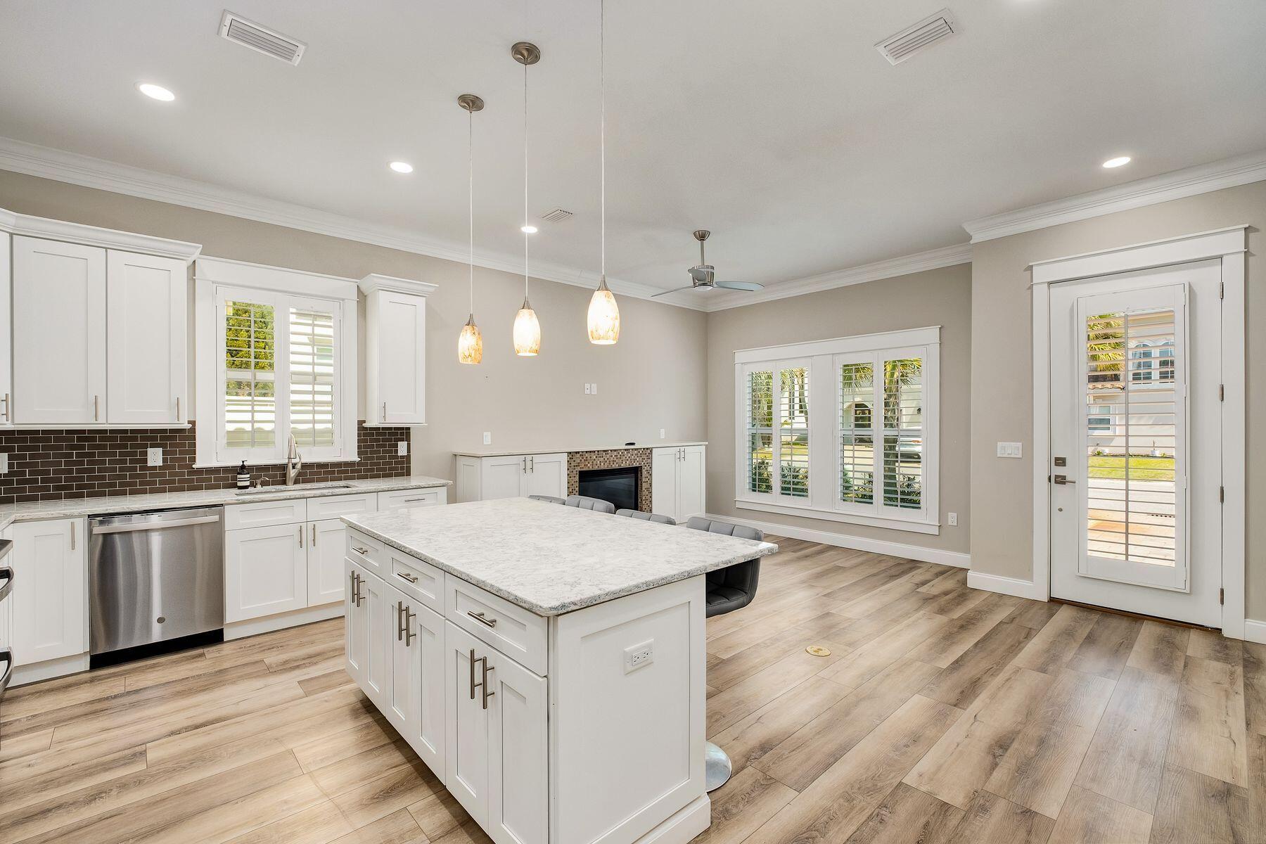4707 Amhurst Circle