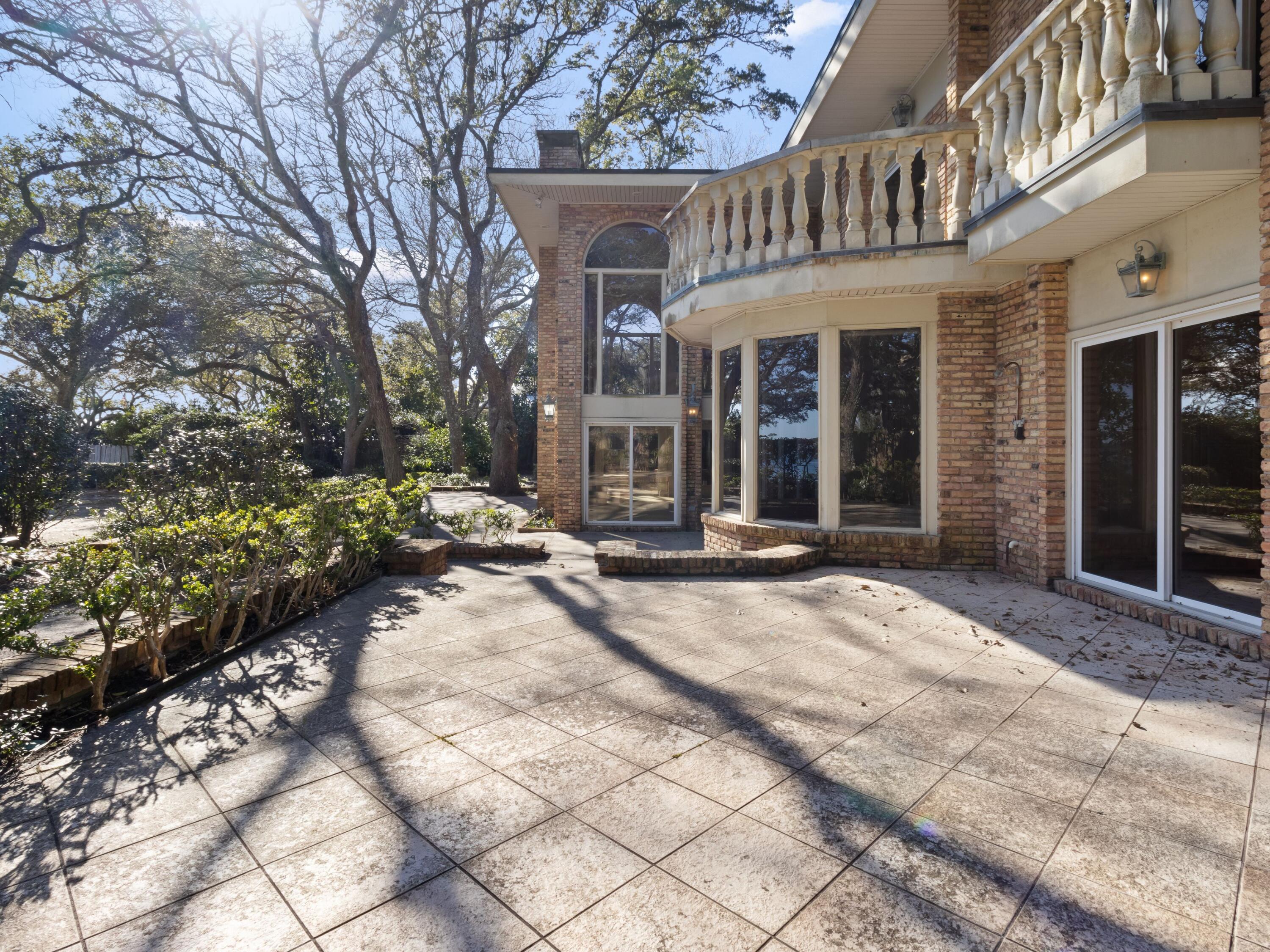 721 W Miracle Strip Parkway