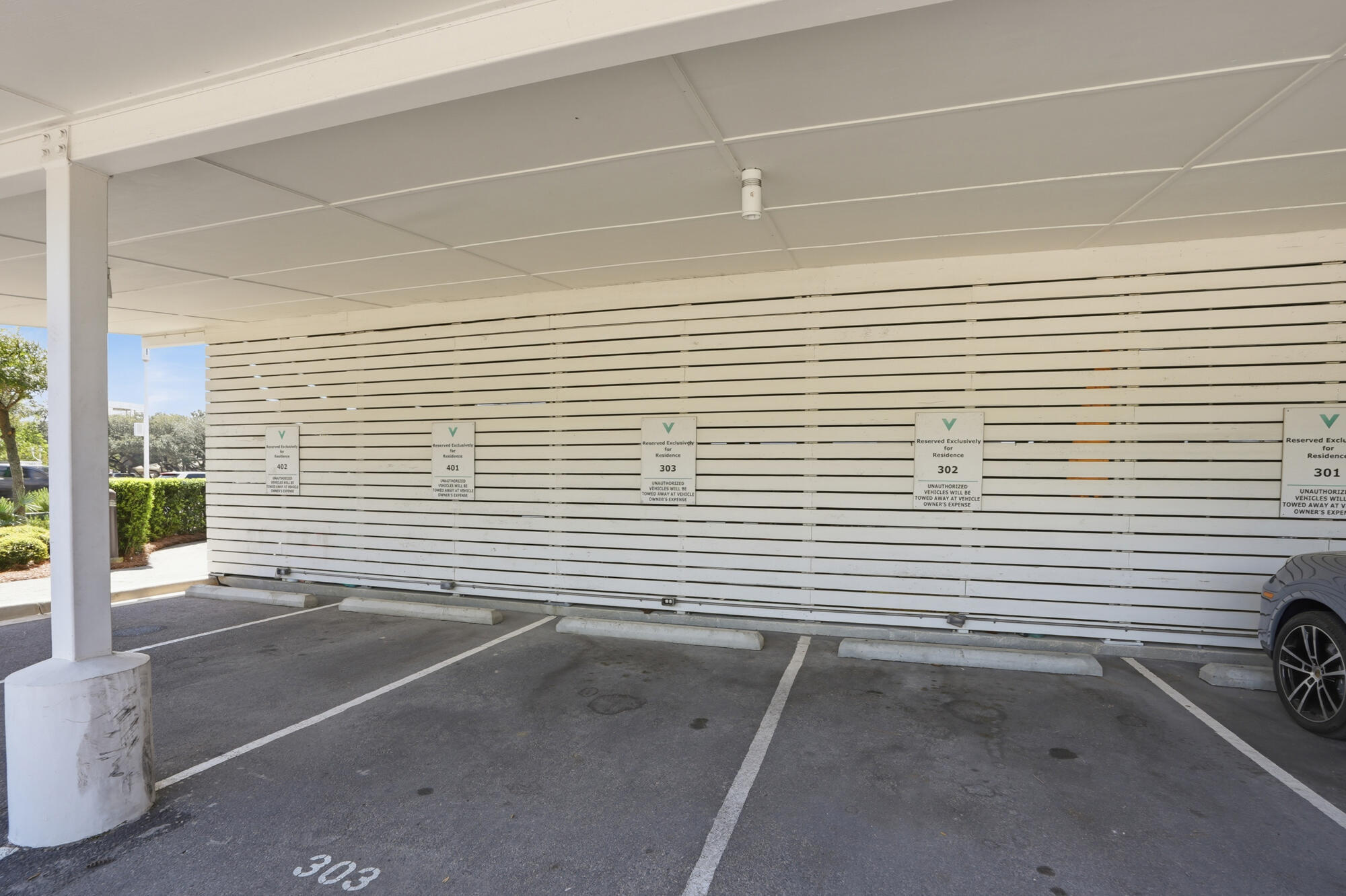2743 E County Highway 30A UNIT 303