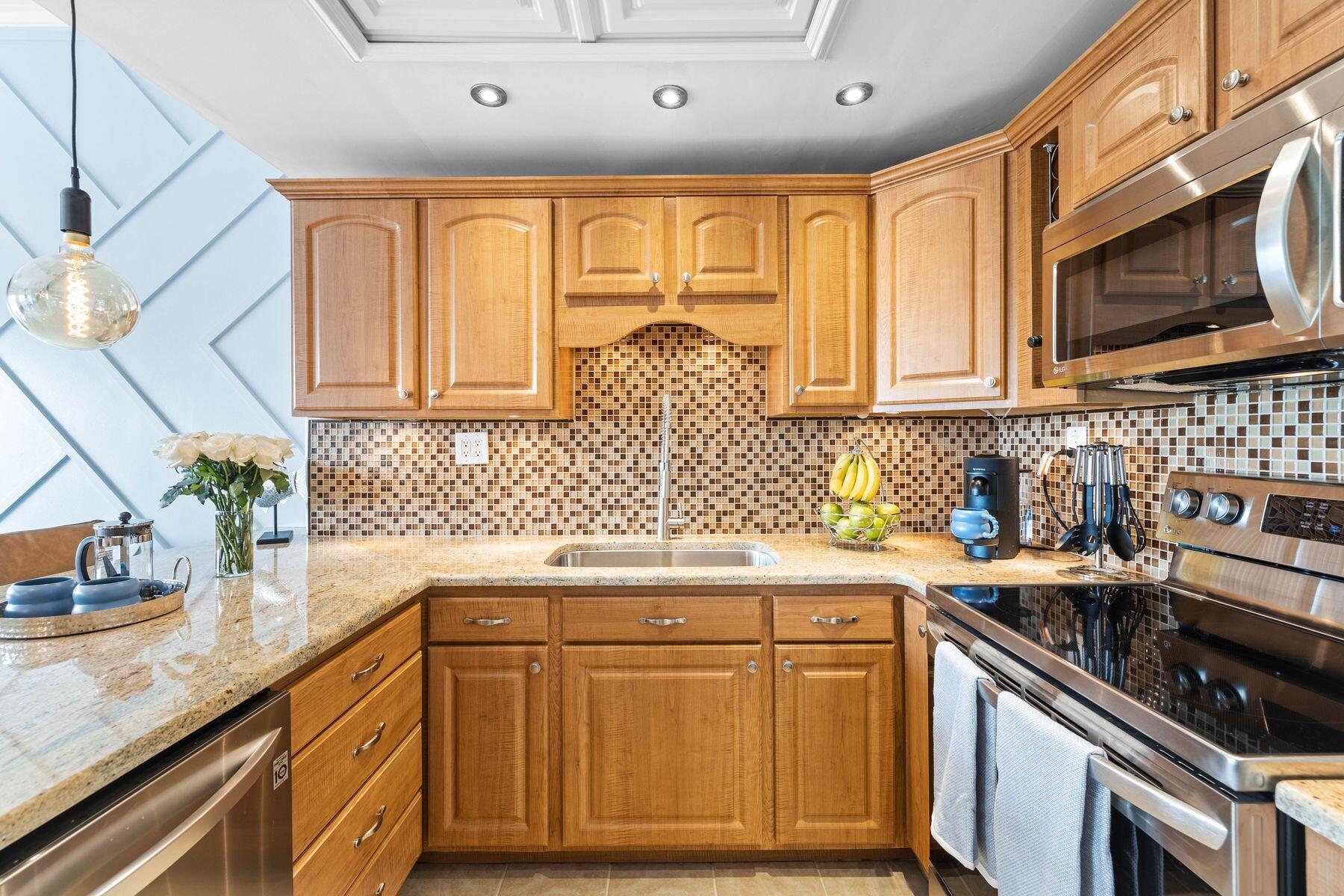909 Santa Rosa Boulevard 626