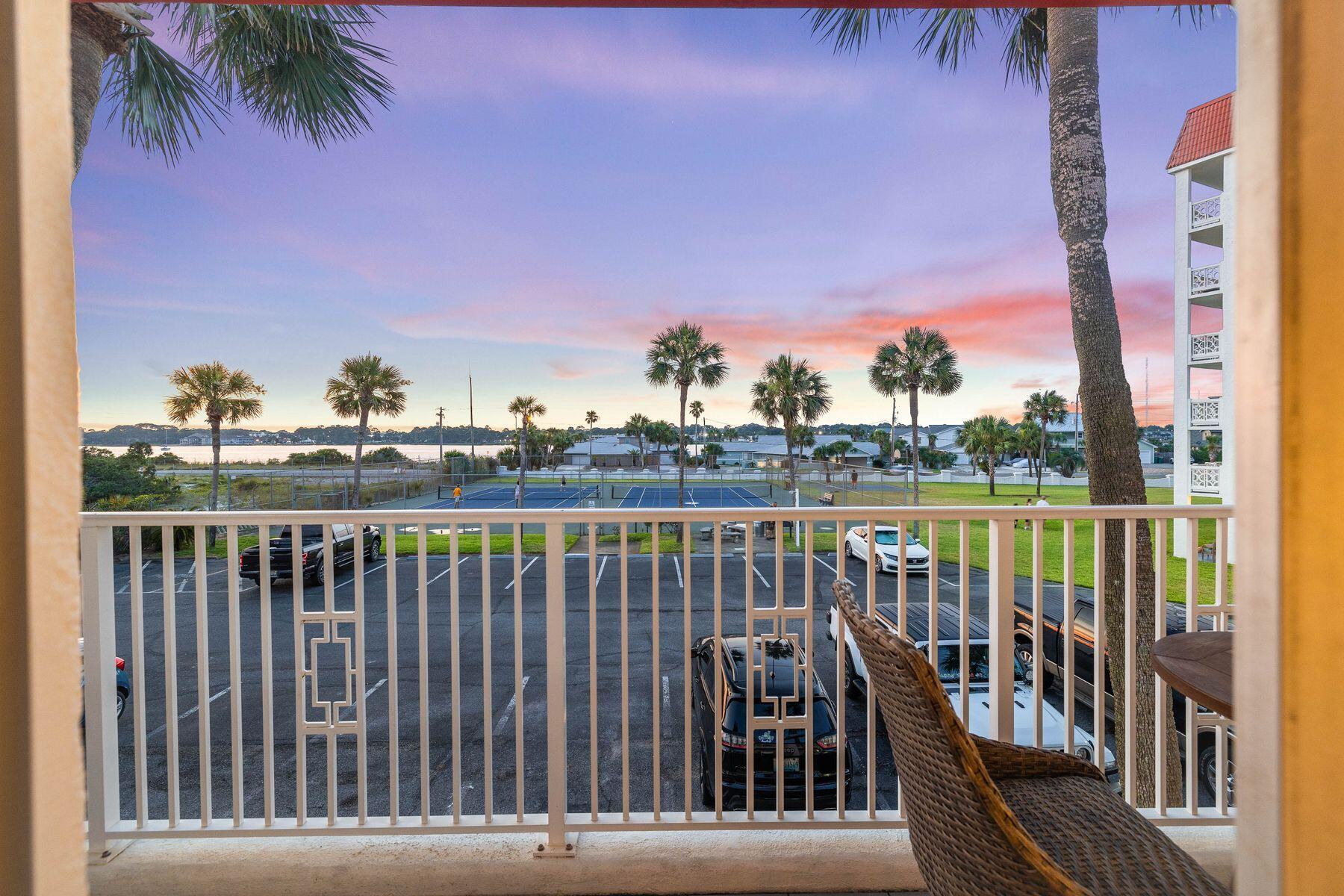 909 Santa Rosa Boulevard 626