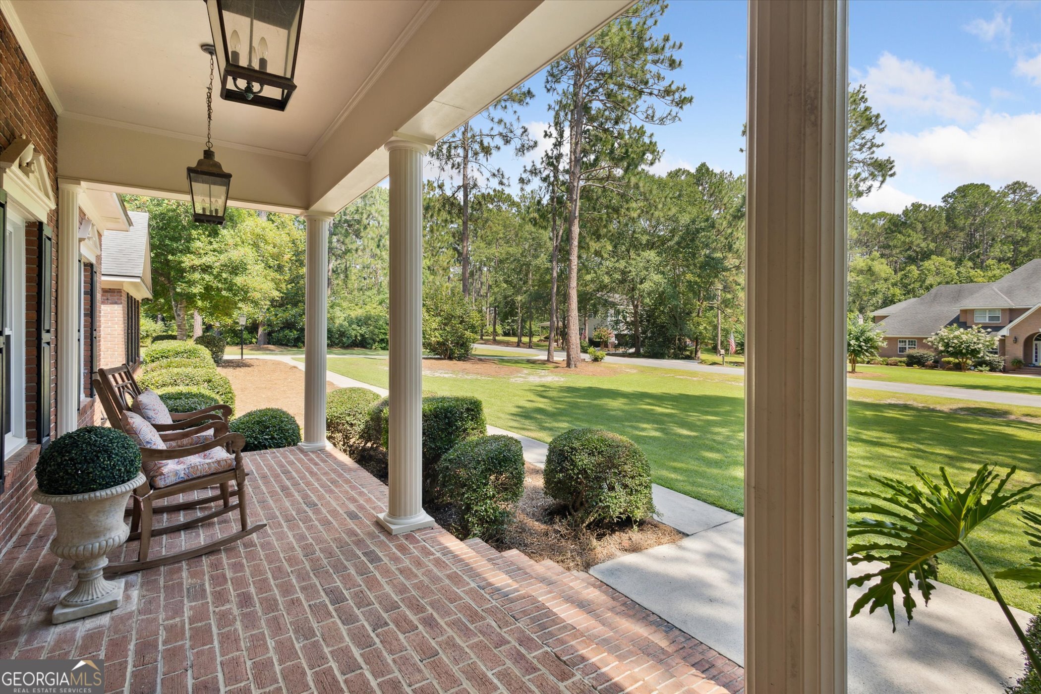 104 Lakeside Court